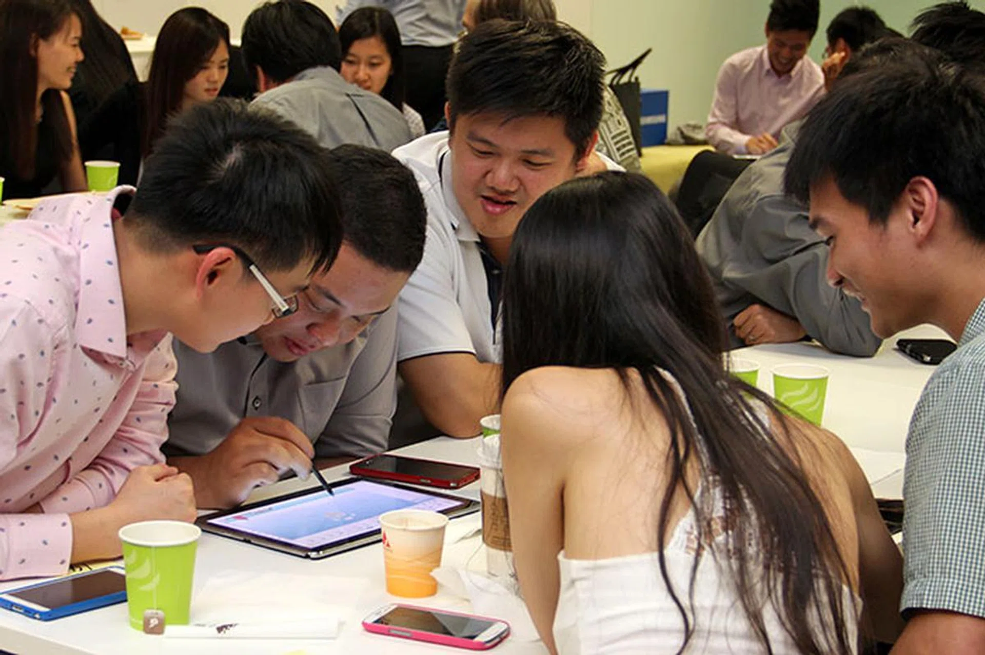 With three Galaxy Note Pros to be won, it was every team for itself from the get-go.