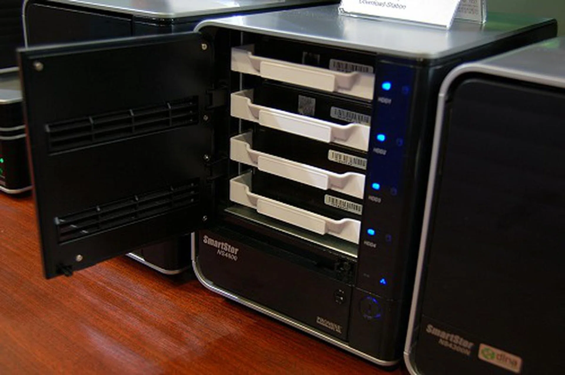  Inside is similar, four hard drives of 1TB size support and RAID 0, 1, 5, 5+spare, 10 configuration options. Externally, a new eSATA connection can help expand up the NS4600's capacity or other synchronization needs, while the standard twin USB 2.0 ports and a Gigabit Ethernet port serve its usual connectivity purposes. The media server portion of the device support UPNP, DLNA standards and even has file download support from E-donkey and Bit Torrent. A special feature that not many media servers have yet adopted is mobile device remote access such as sharing content to and fro your iPod Touch or iPhone for example.  