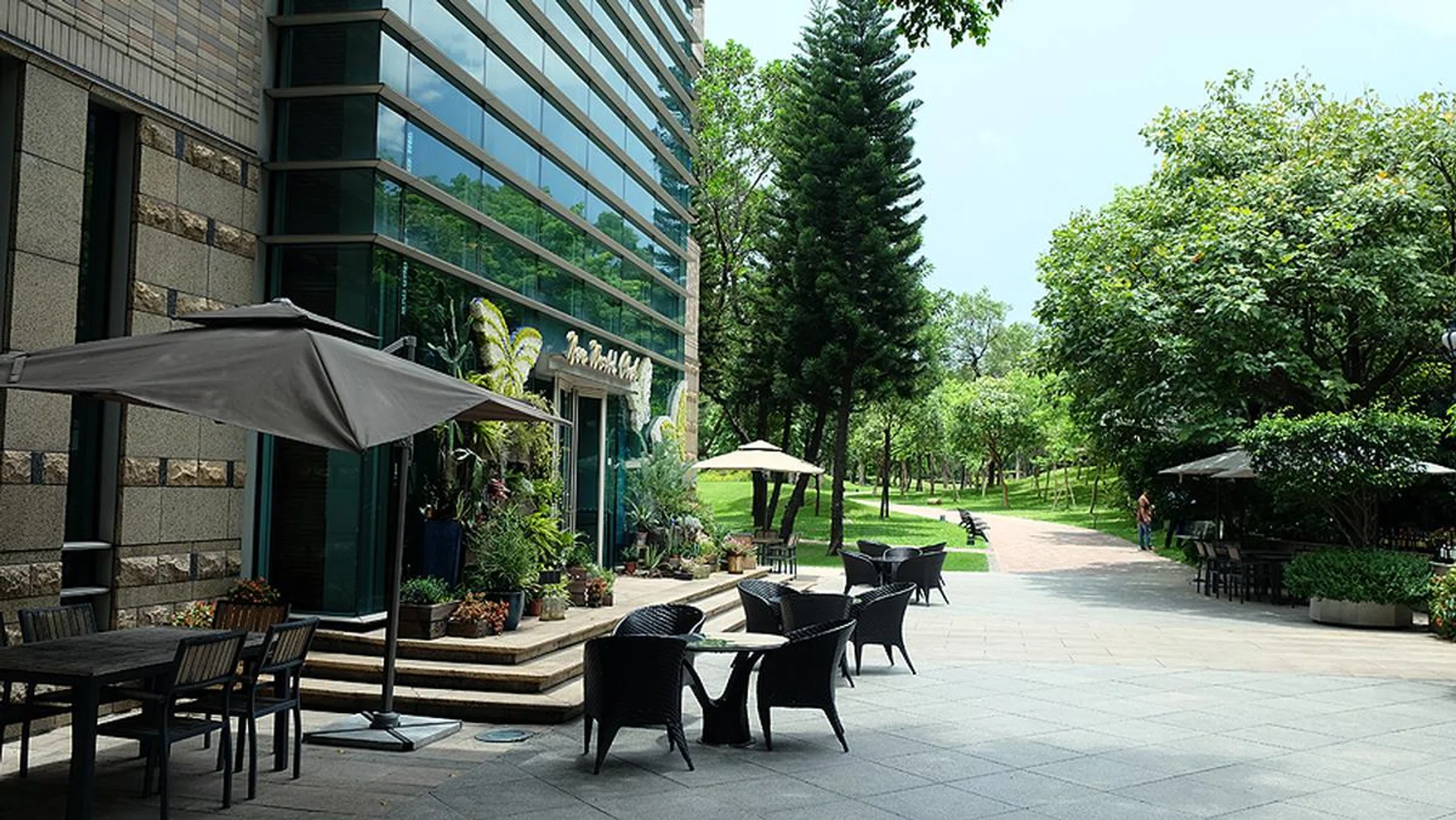 The canteen we visited was adjacent to man-made nature.