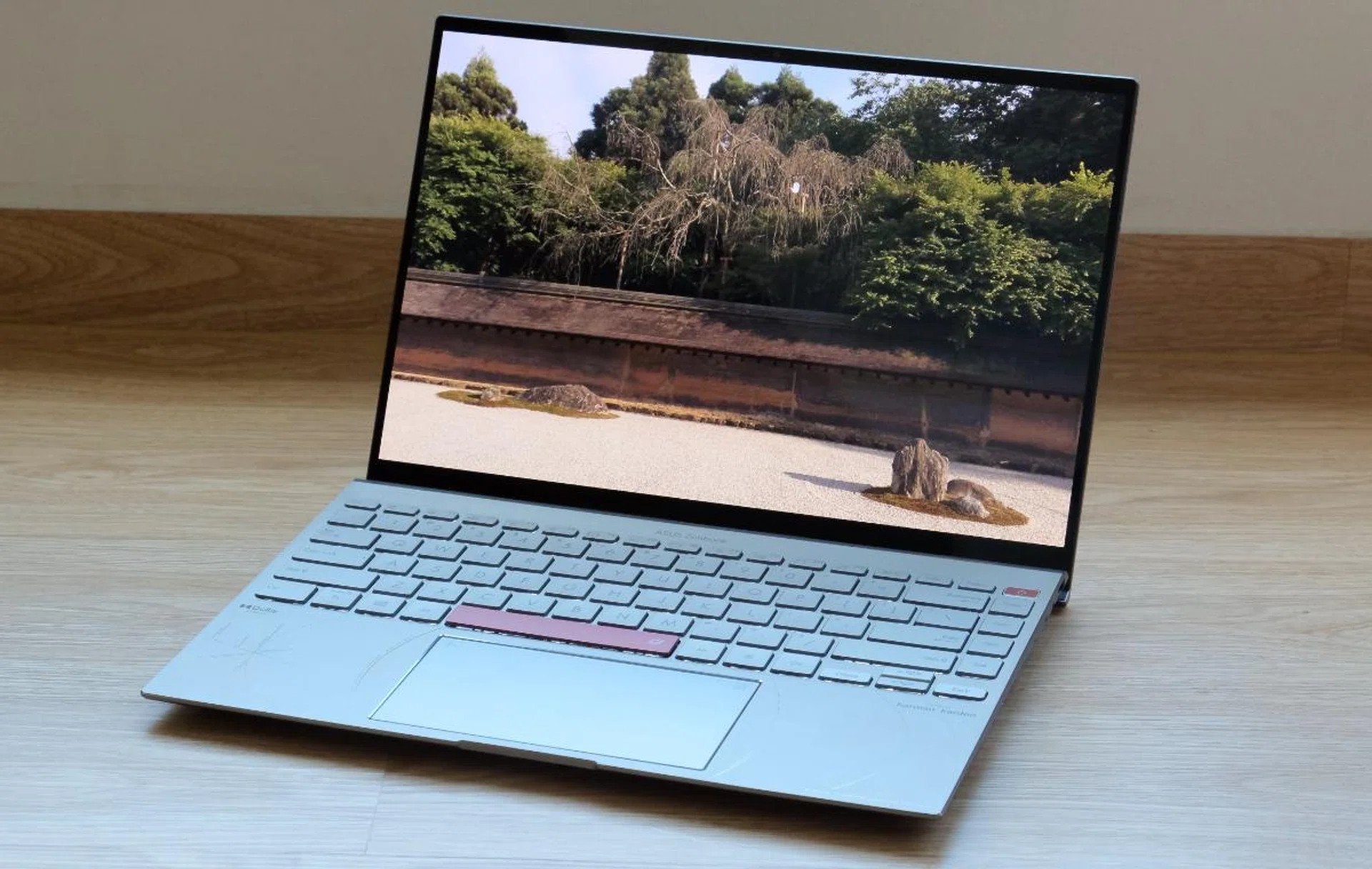 The customisable display on the cover is fun and the notebook, as a whole, is likeable and charming.