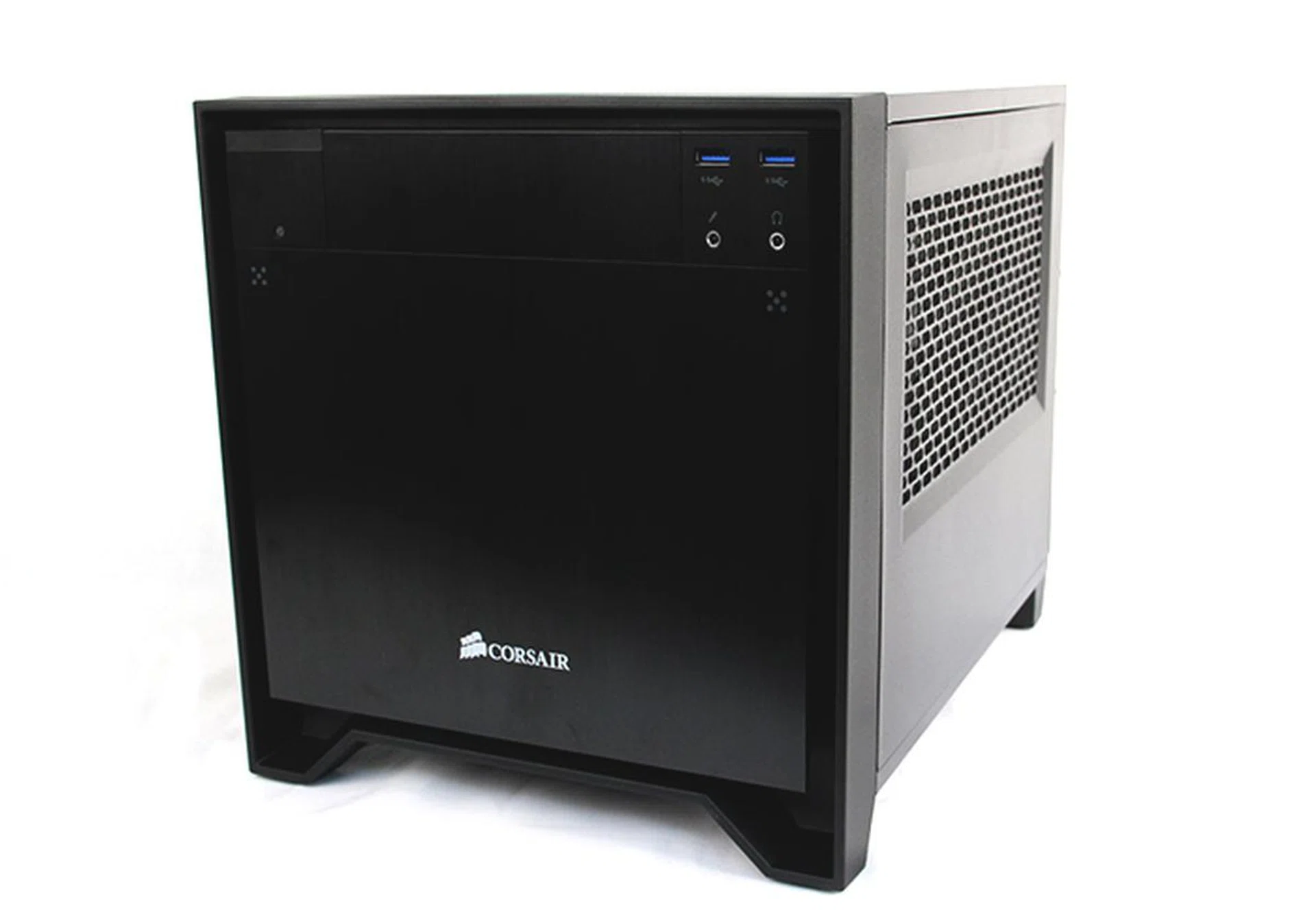 The Corsair Obsidian Series 250D is one of the best casings in its class, offering high levels of build quality and ease of use.