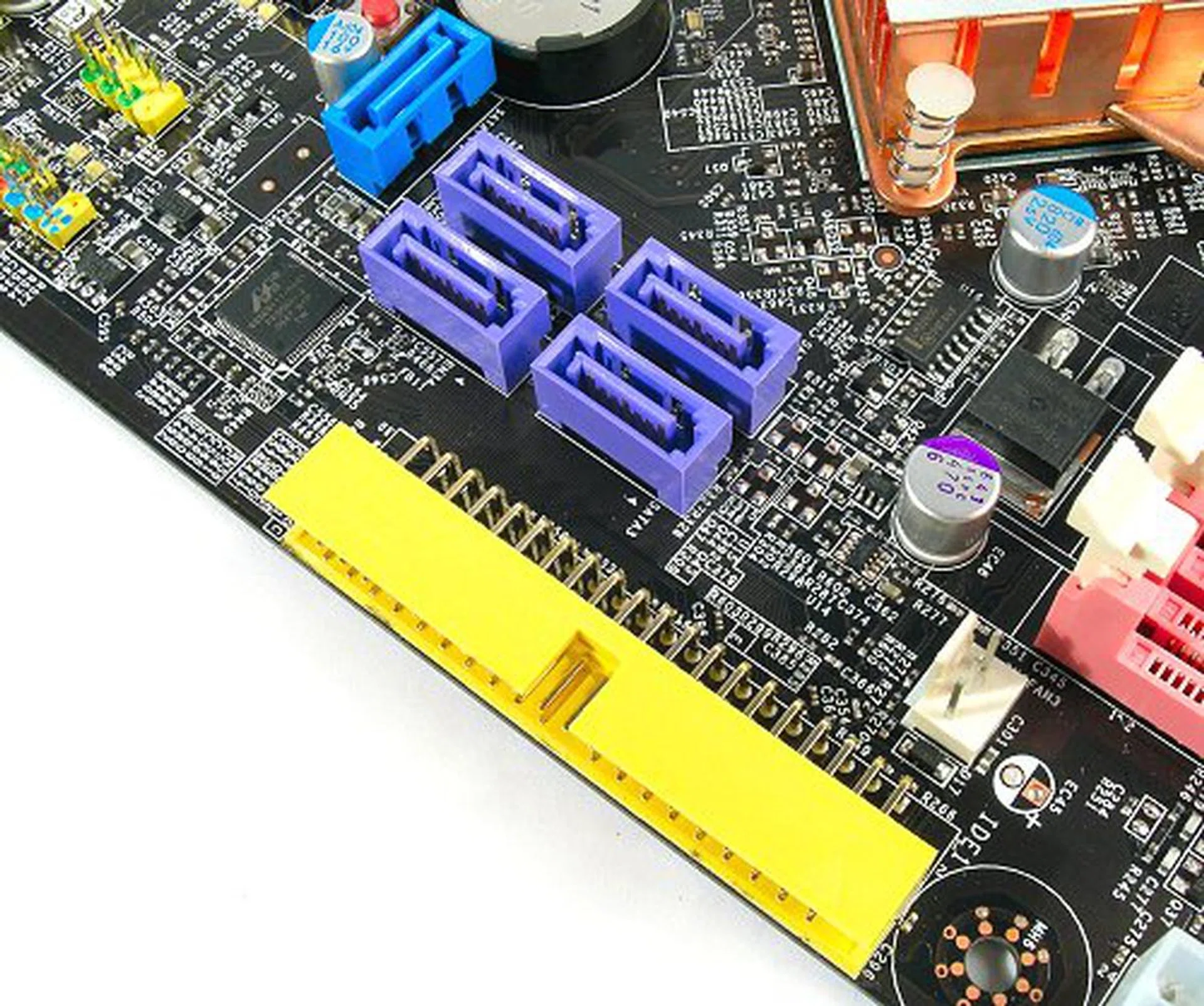 4+1 SATA 3.0Gbps ports with one Ultra ATA PATA connector available for internal storage functionality.