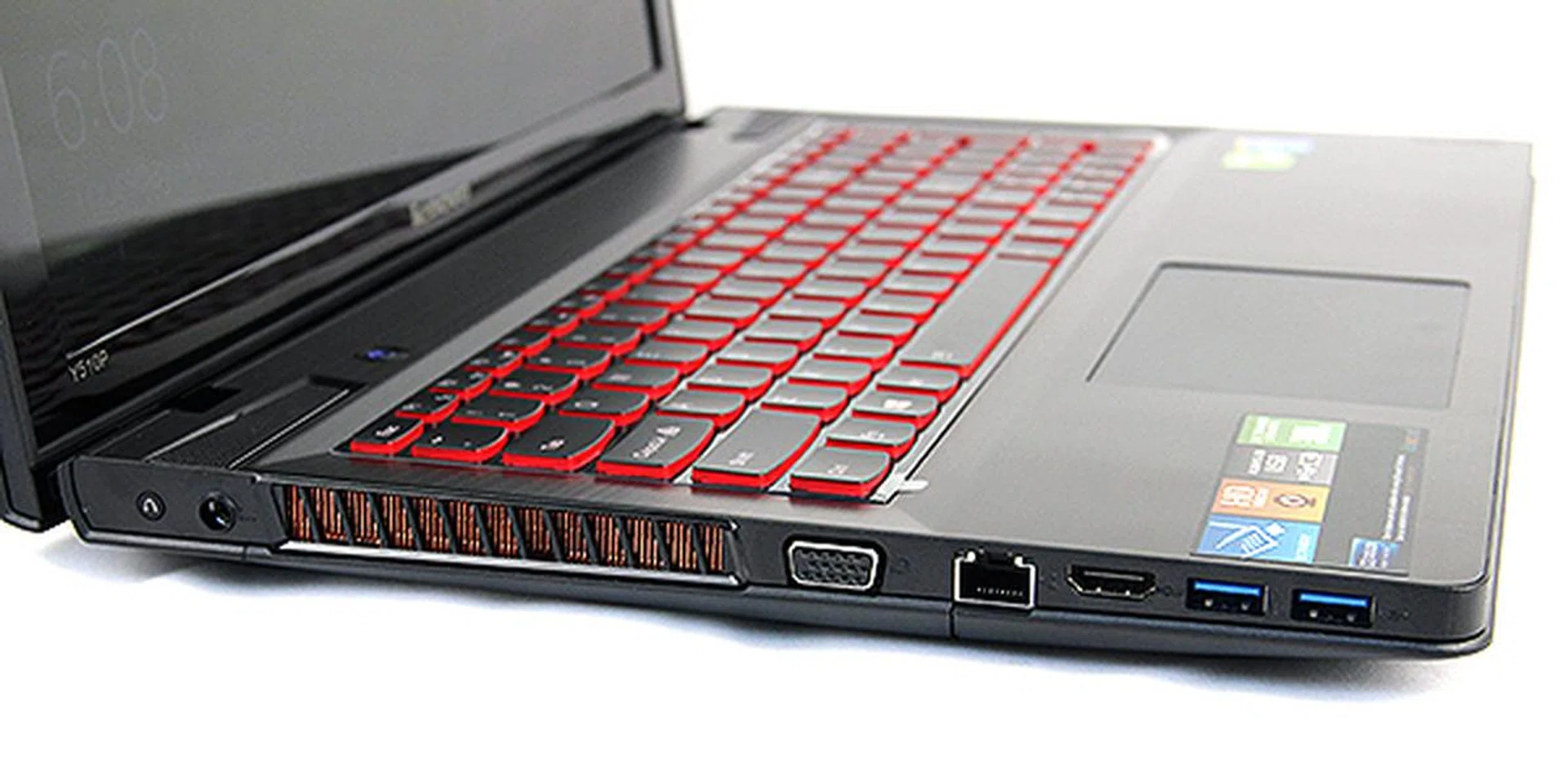 To the left we find two USB 3.0 ports, a HDMI output, Ethernet jack and VGA output.