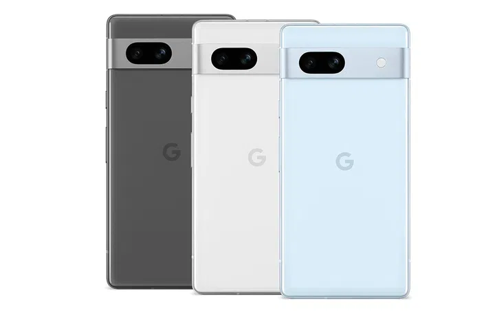 Google Pixel 7a in Charcoal, Snow, Sea (L to R).