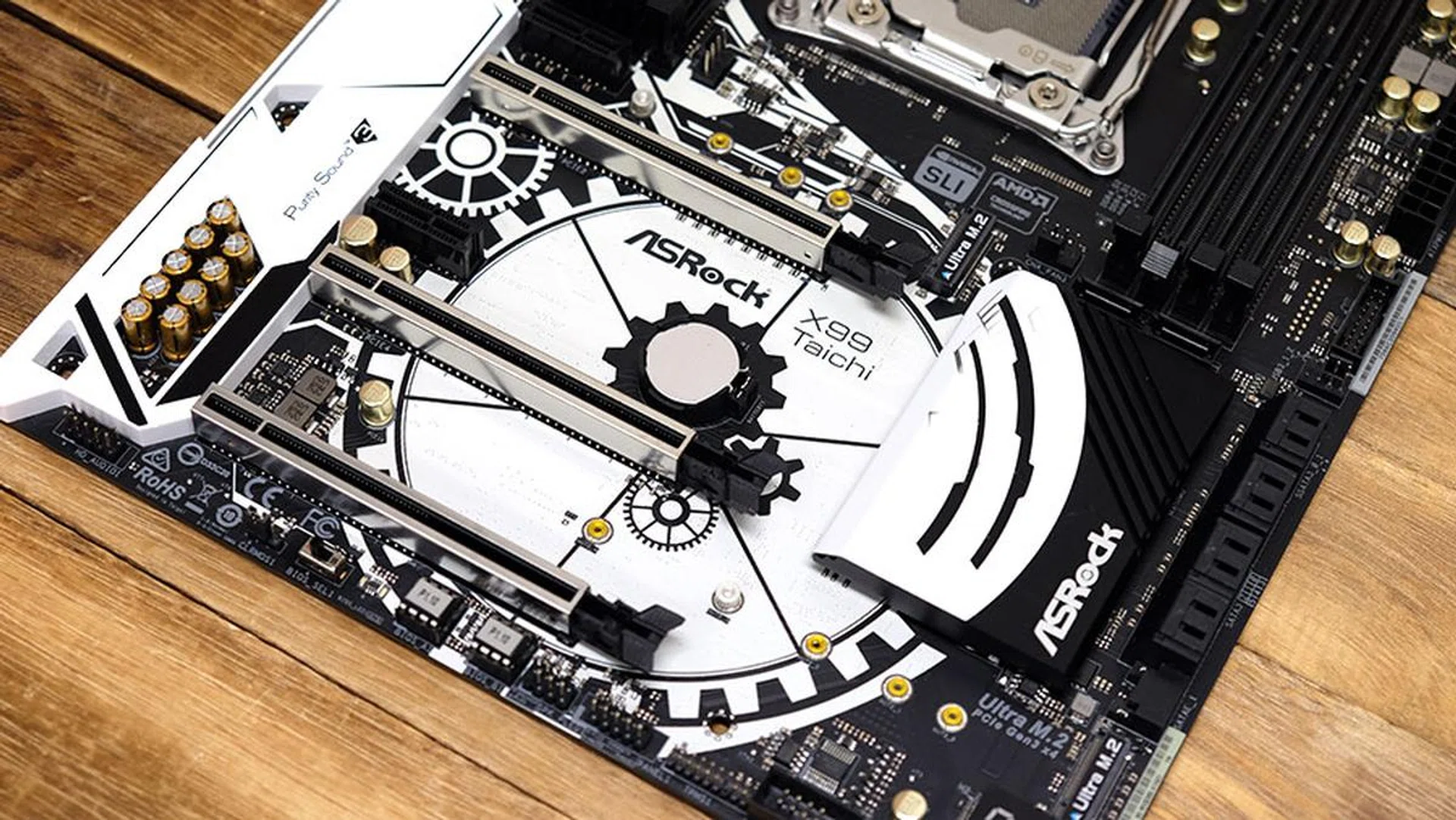 The unique cogwheel design helps the board stand out in terms of aesthetics.
