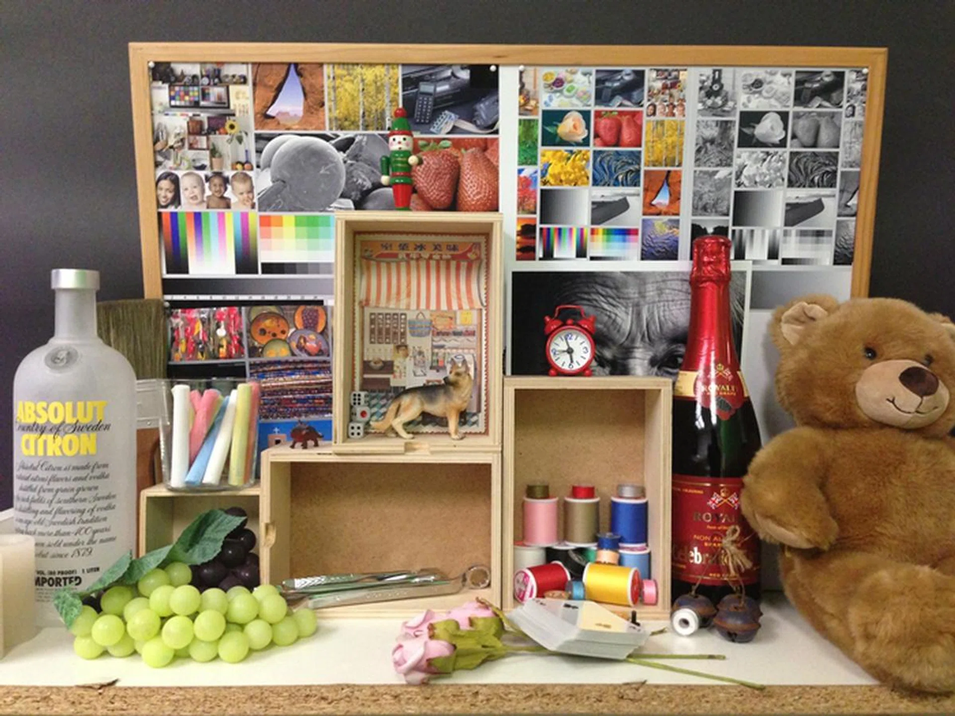 Accurate colors, high clarity, equally high level of preserved details and fast shutter speeds - the iPhone 5 is definitely one of the best camera smartphones in town. Check out the close-up shots below for further scrutiny.