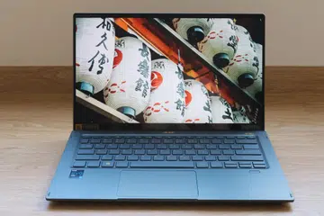 The Acer Swift 5 comes with a 14-inch touchscreen Full-HD display that's protected by Corning Gorilla Glass.