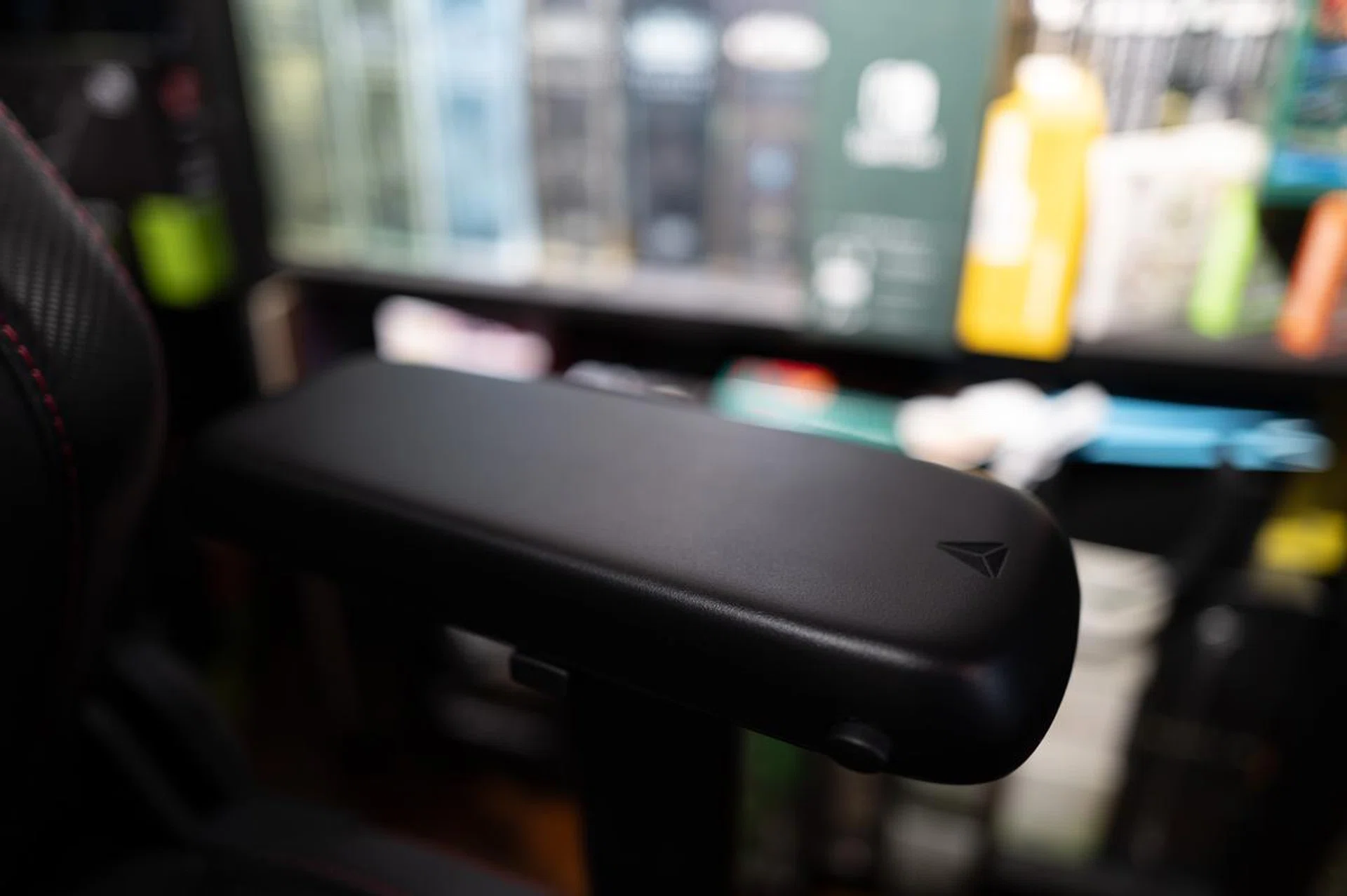 Gone is the CloudSwap-compatible armrests, which I'm sure not many will miss anyway.