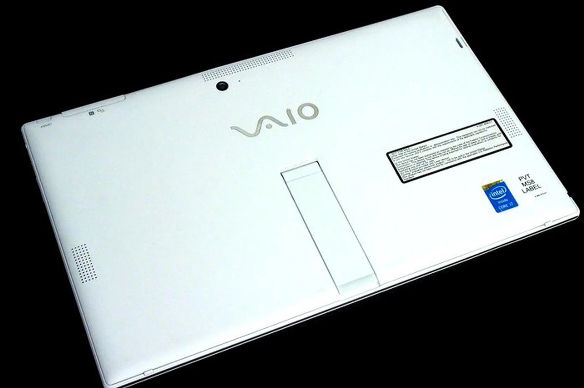 The Tap's robust plastic back houses three speakers as you can see from the grills at the top and sides of the tablet. There's also a very rigid stand which allows users to prop the device at any comfortable tilt when placed on a desk.