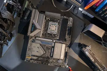 Gigabyte X870 Eagle WiFi7