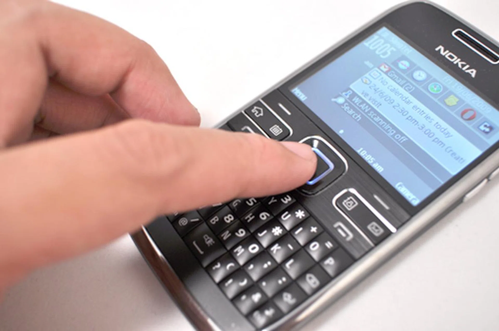 The new Optical Navi Key on the Nokia E72. At times, it gets a little tricky to navigate due to the sensitive nature of the small optical track pad.