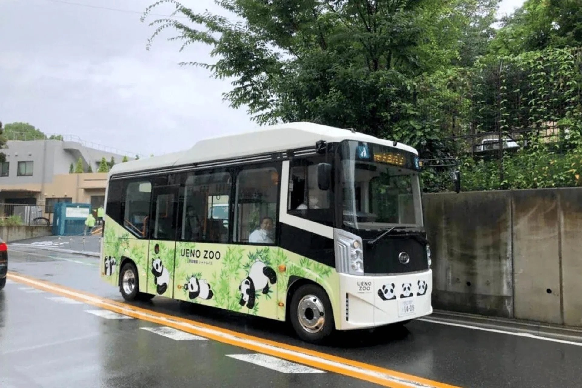 BYD driverless bus