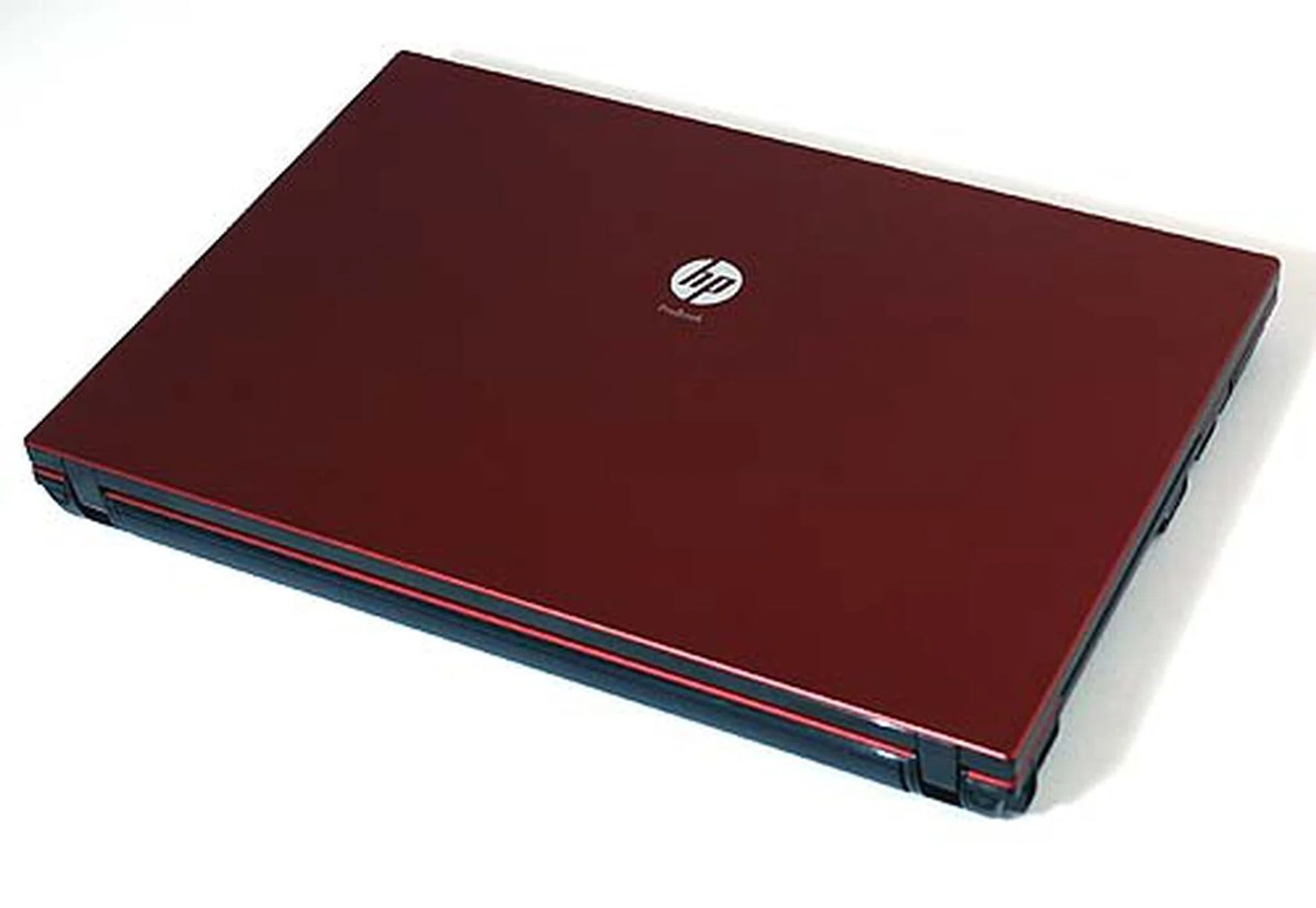 Looking really pretty, the Merlot color of the HP ProBook 4411s is definitely eye-catching.