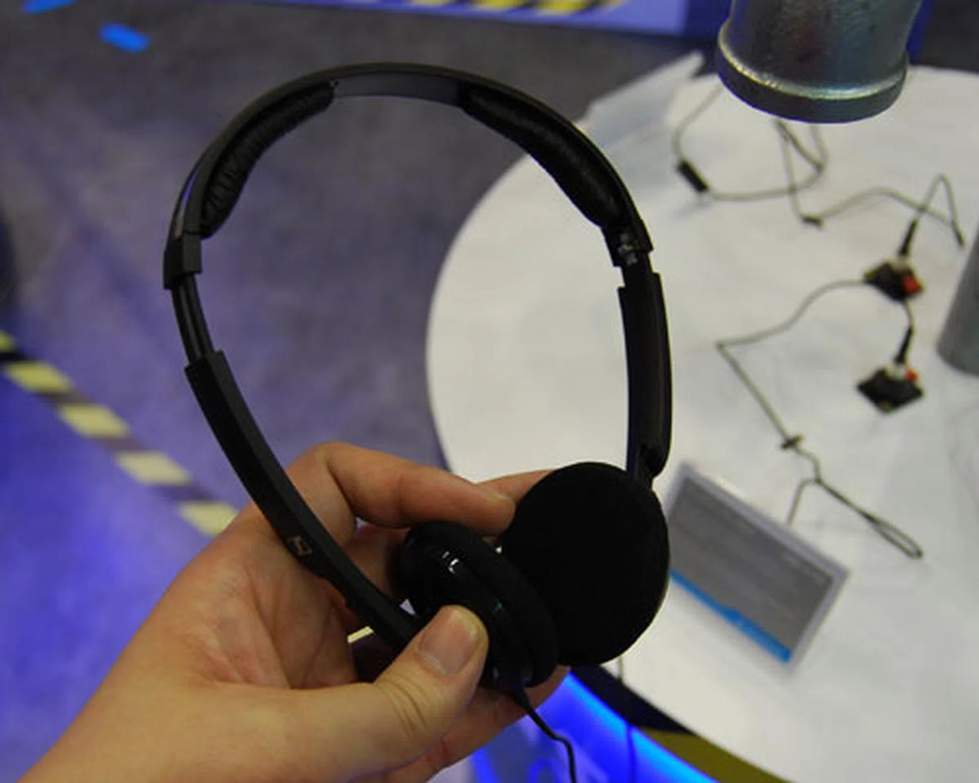 Just bought the recently discounted Apple iPad and find its mono speaker inadequate? The Sennheiser PX 100-II can rectify that. Designed specifically for the Apple iPod, iPhone and iPad, the PX 100-II features natural sound reproduction with powerful bass, and is easily packed with a folding design. And it's quite decently priced at $99.