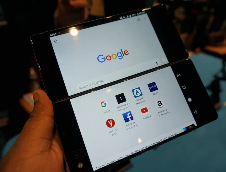 Web browsing across dual screens is a treat!