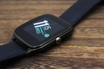 The ZenWatch 2 has a crown on its side, but it doesn't rotate, it's just a button for turning the screen on and off.