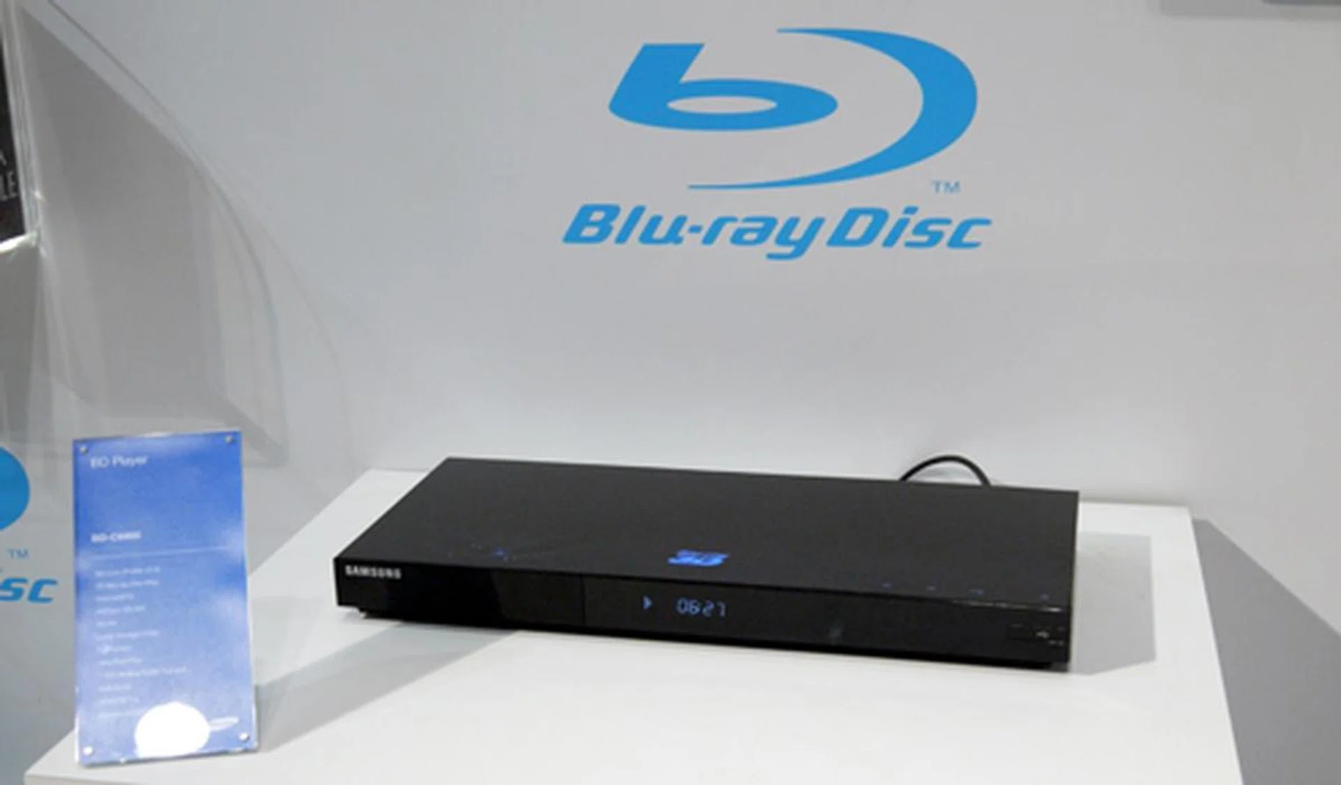 Not only with their 3D TVs, Samsung is also the first CE giant to introduce a 3D Blu-ray player here in Asia. Shown here is the BD-C6900 model.