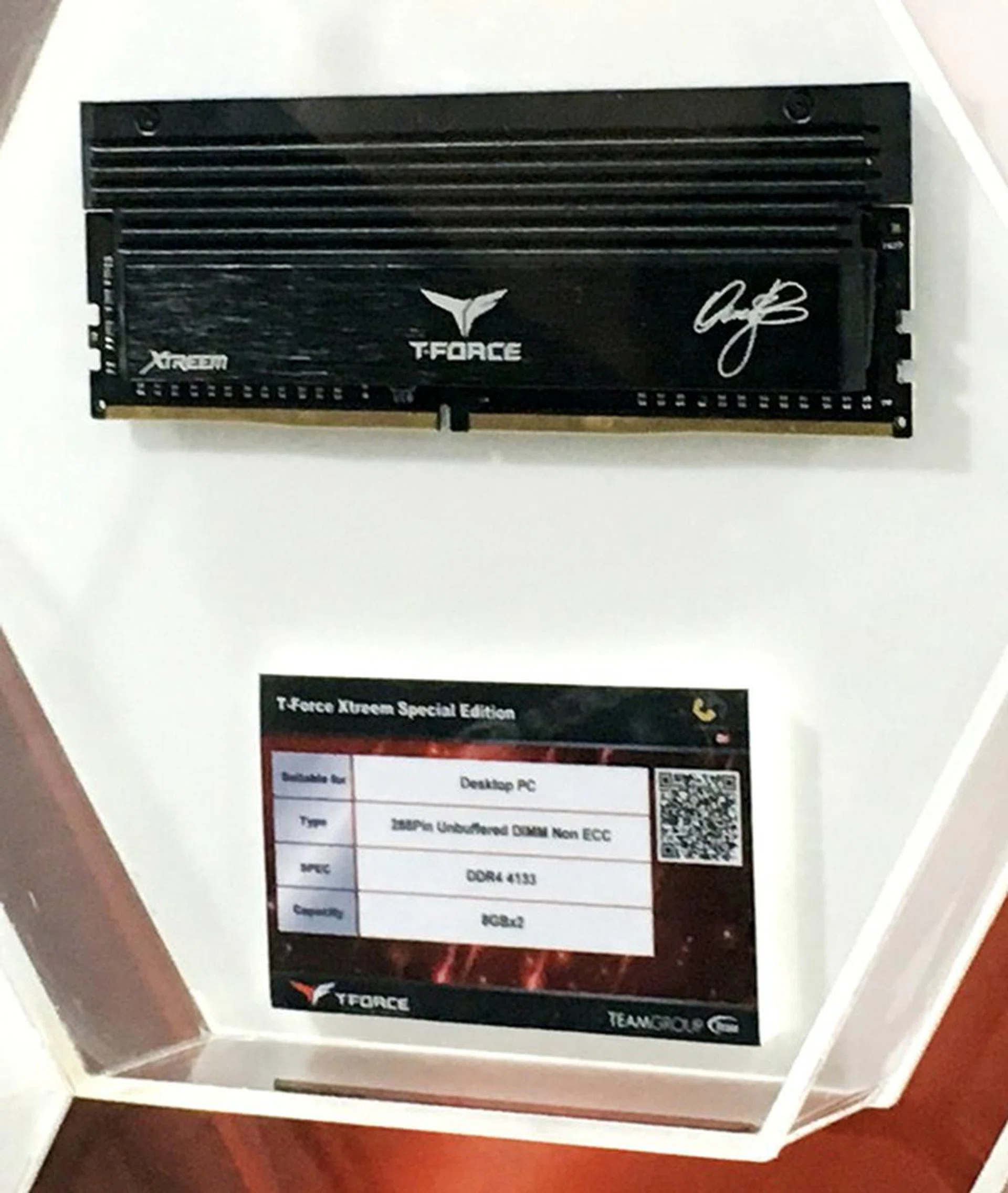 team group, comutex 2017, t-force, night hawk   rgb, delta rgb, memory modules, xtreem, m.2 ssd,   solid state drive, ssd, pd700, pd500, cardea, go   card, microsd, sd card, color card ii, a1 card,   mostash, t171 titan, c171, usb flash drive,   c173, c175, wc06, wc07, wc08, wc0a, wc0c, wt01,   wt03, lightning