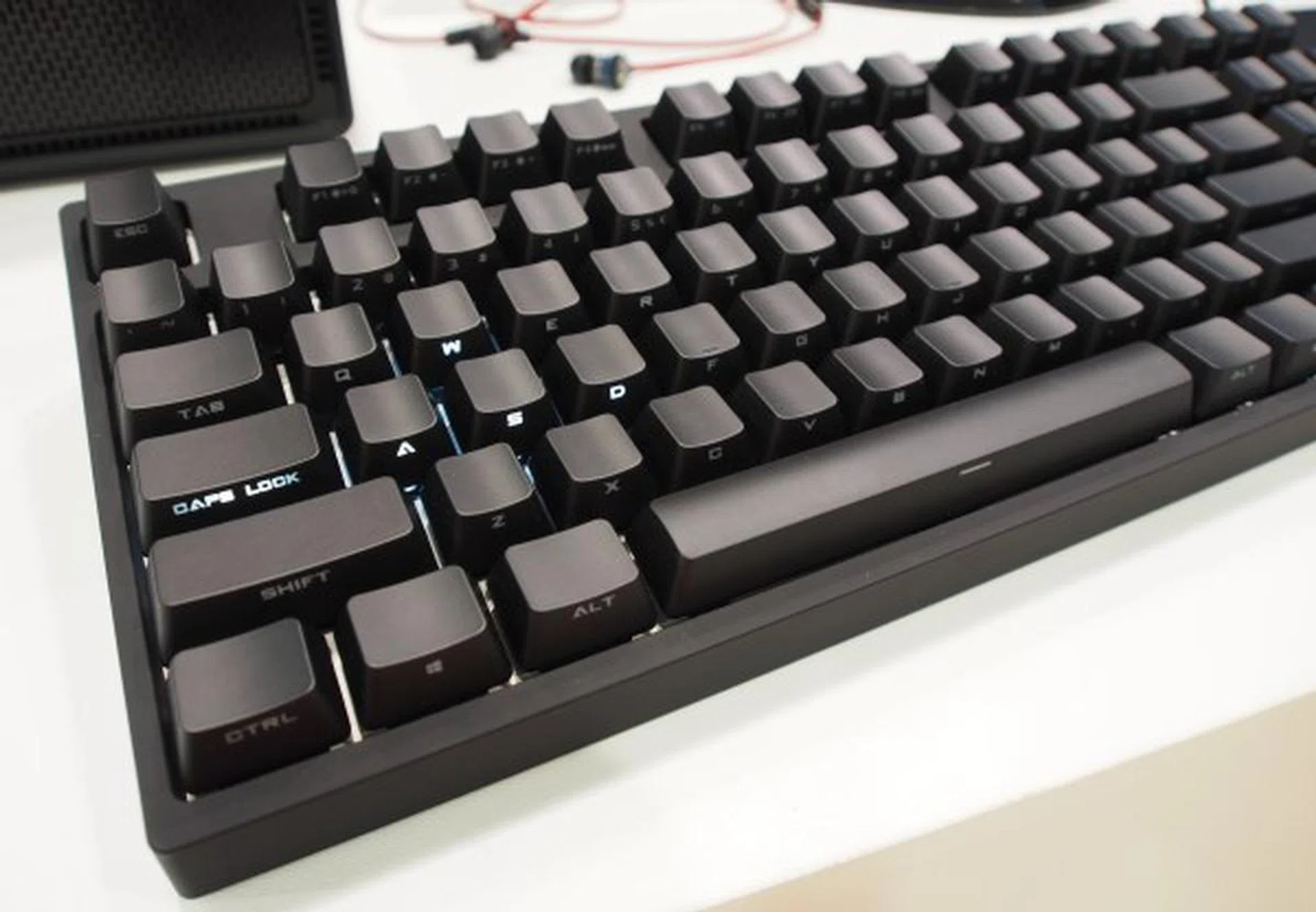 Backlit intelligent stealth keys make the QuickFire Rapid Si an interesting option for minimalist gamers.