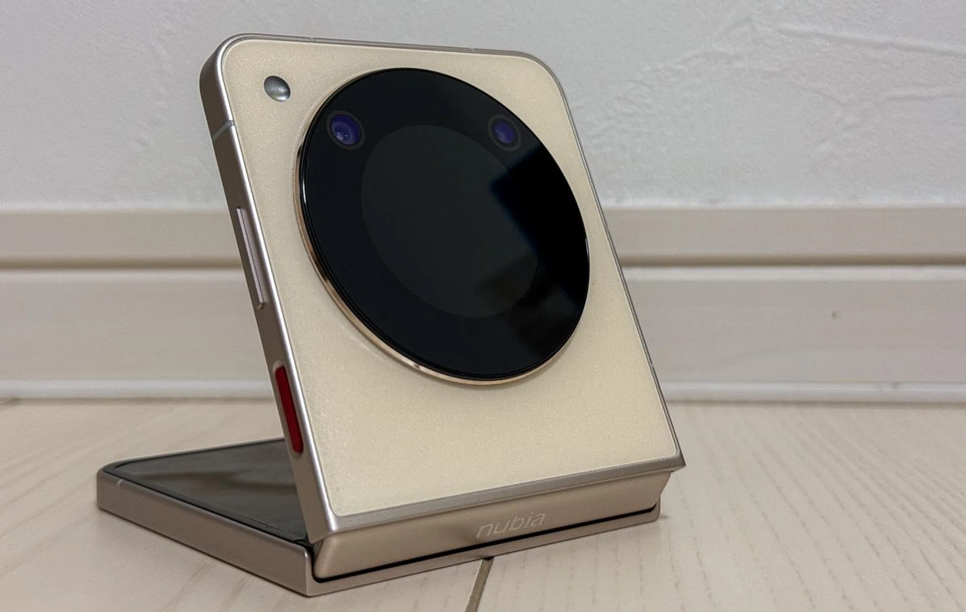 No telephoto camera here.