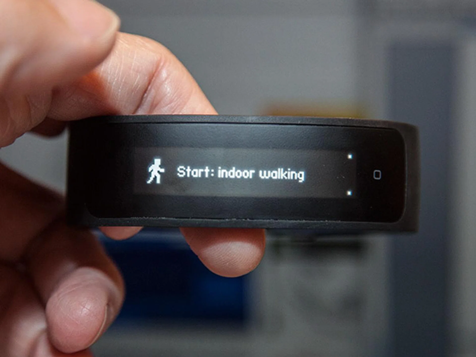 The HTC Grip wearable can track running and walking activities both indoor and outdoor. When running outdoors, GPS will be enabled for tracking distance.