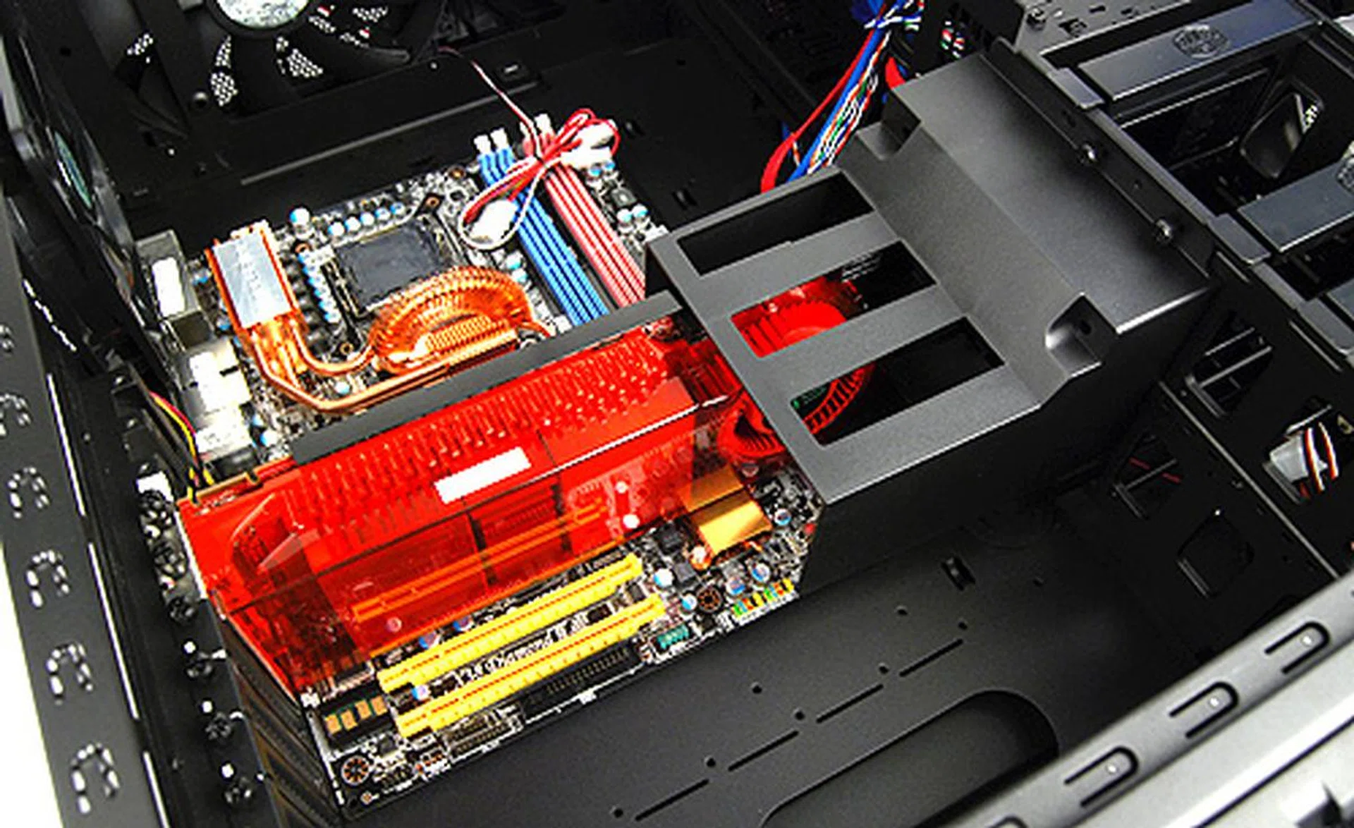 This is what it looks like with the VGA duct installed.