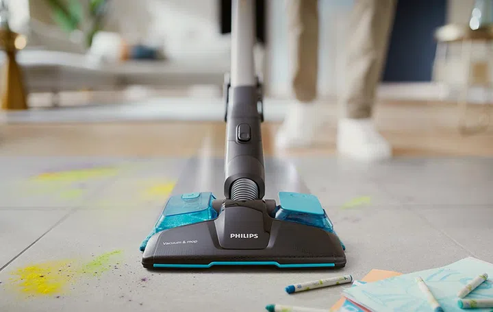 Attach the Aqua nozzle and you can vacuum and mop at the same time. (Image: Philips.)