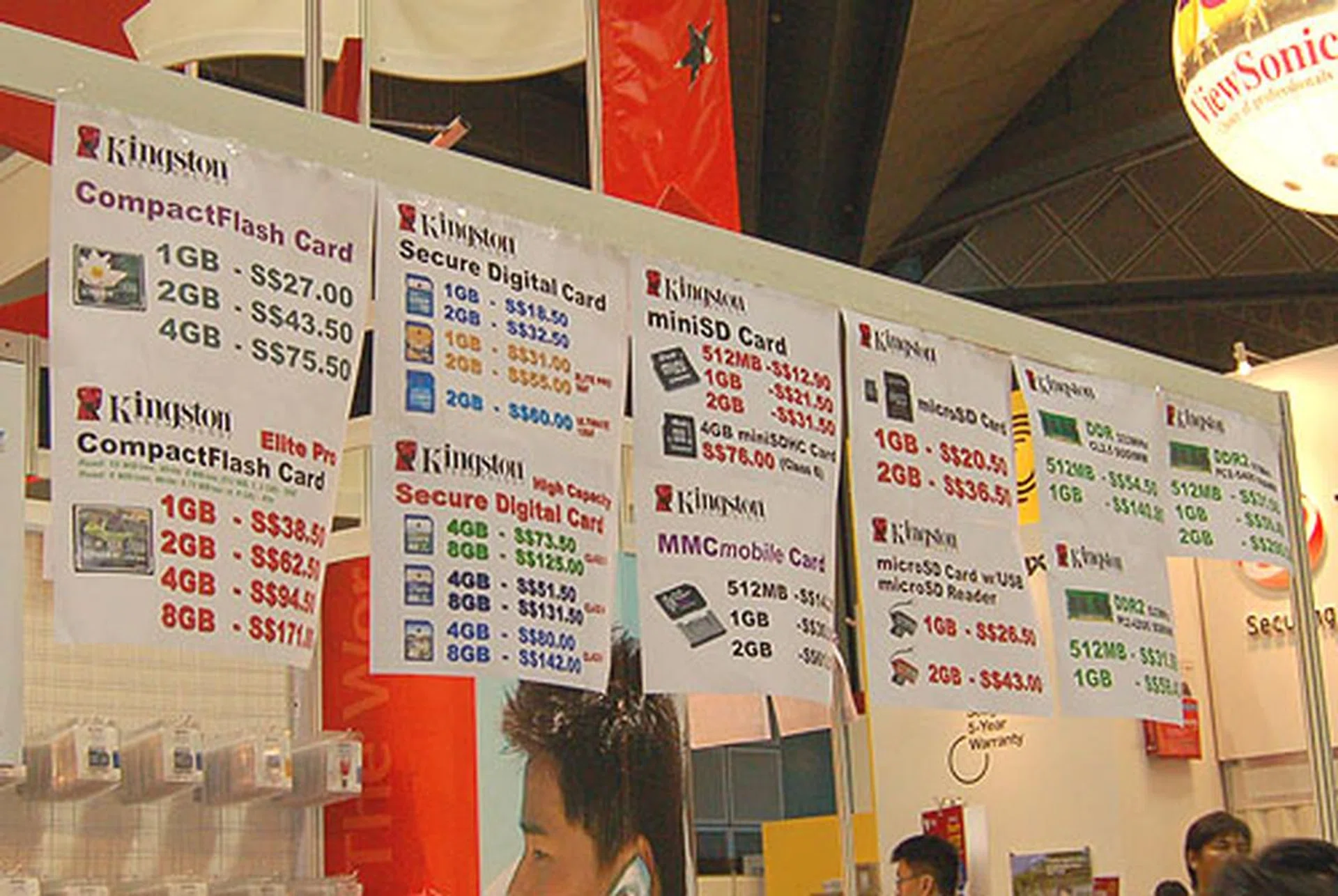  All kinds of flash memory cards for your needs, from the standard Compact Flash to mini and microSD used commonly in mobile devices.  