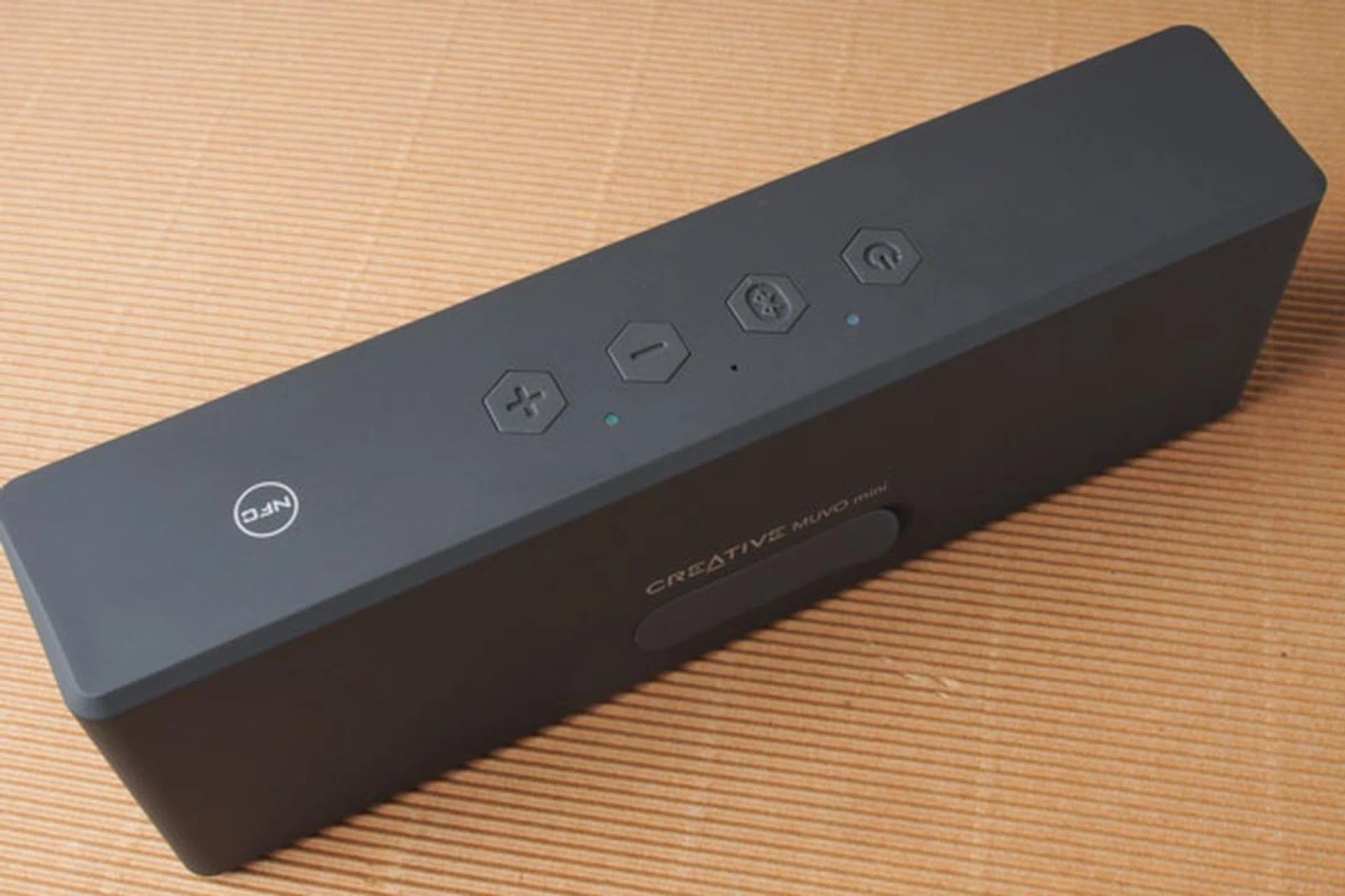 Long and slim, the MuVo Mini has a very clean design, especially at the rear.