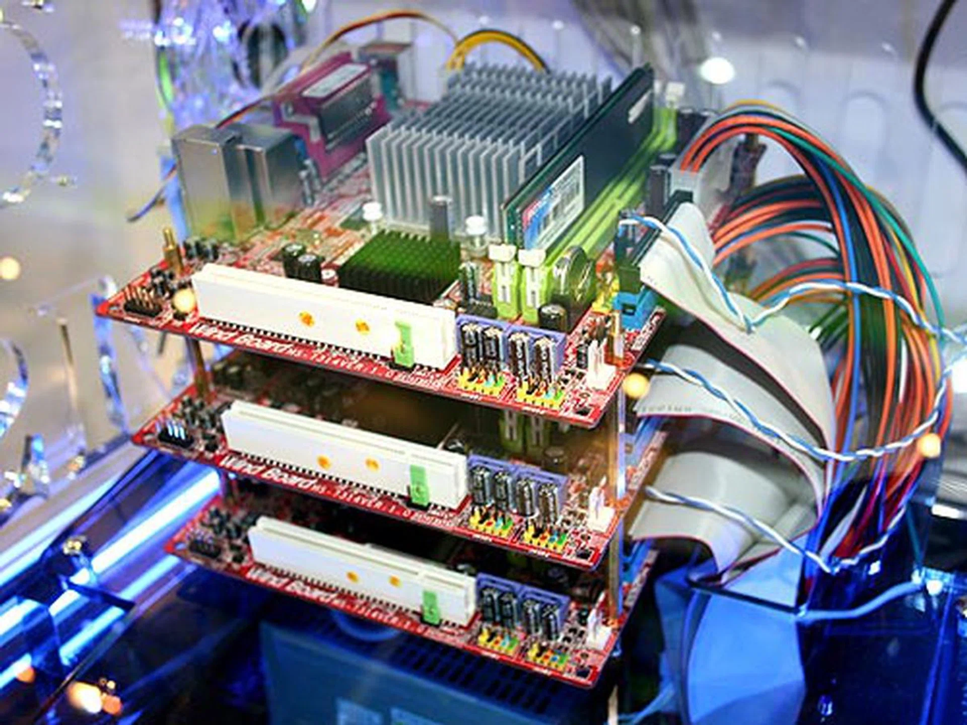 The completed demo unit at MSI's booth.  