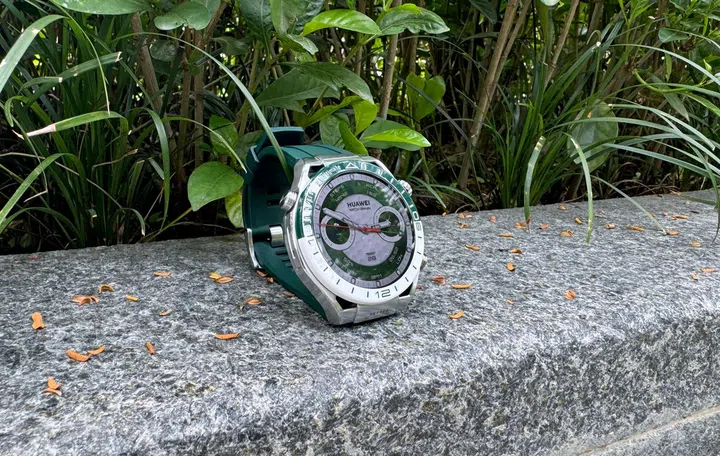 Huawei Watch Ultimate Green Edition. Photo: HWZ.