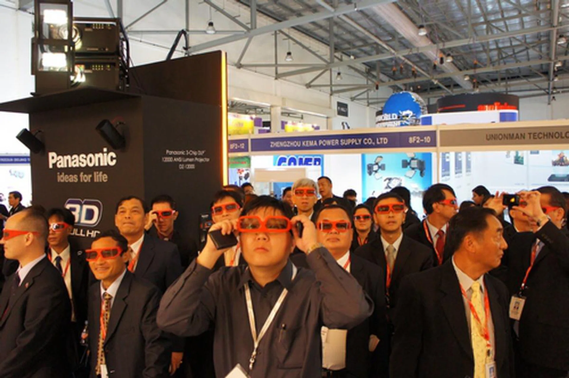 Yup, no doubt about it - 3D was definitely a big draw at their booth.