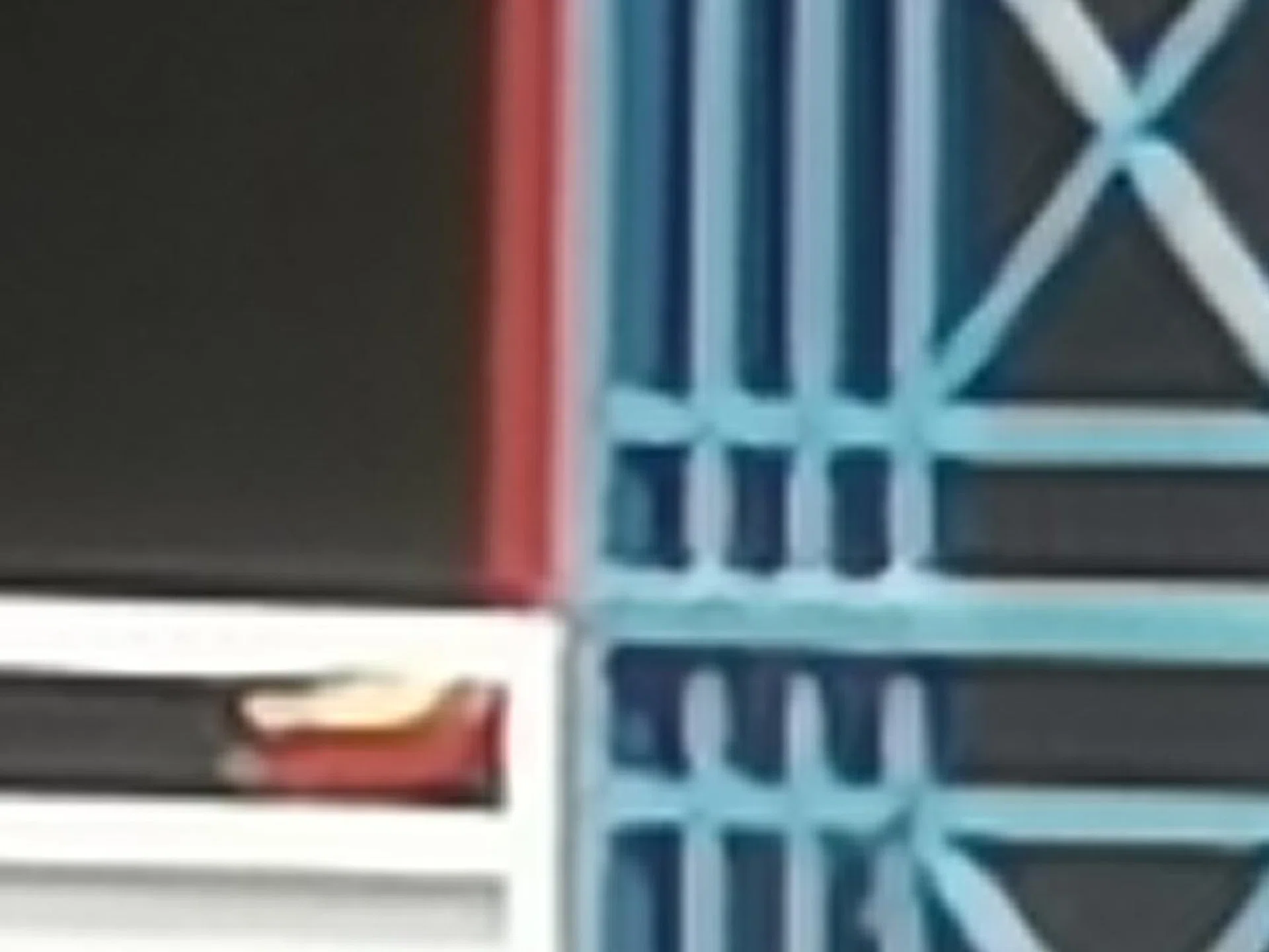 100% crop from the SuperZoom capture.