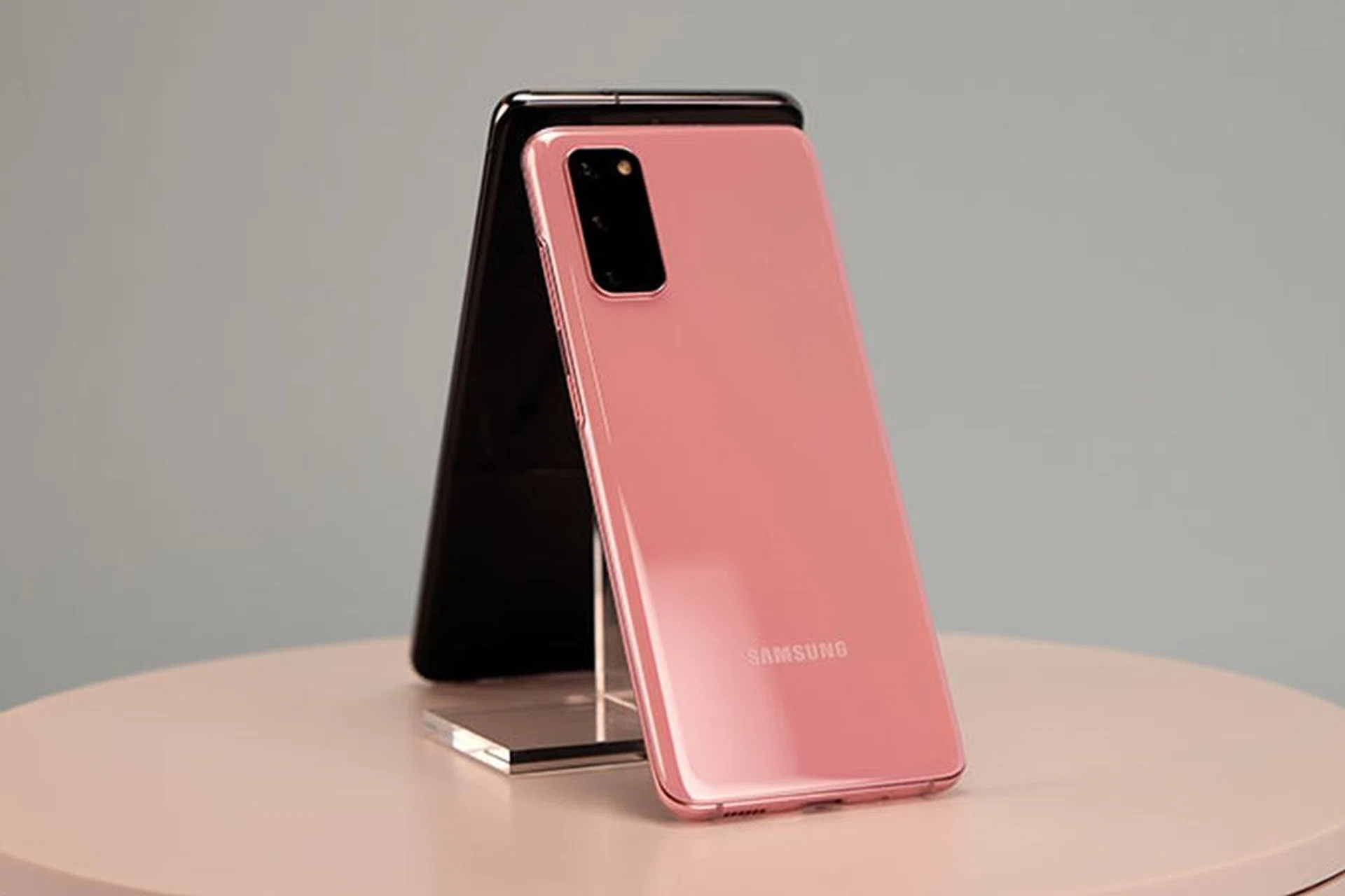 Samsng's Galaxy S20 and S20+ are flagships in their own right.