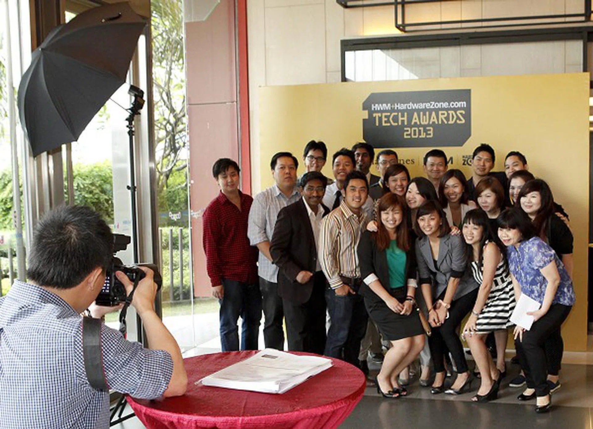 And here we've the team members of HardwareZone.com and HWM who've helped bring about Tech Awards 2013 to reality - a special occasion that was several months in the making. Oh and not to forget Ken Koh, our photographer and designer behind the scenes who has lent his hand in some of the special assignments related to this event.