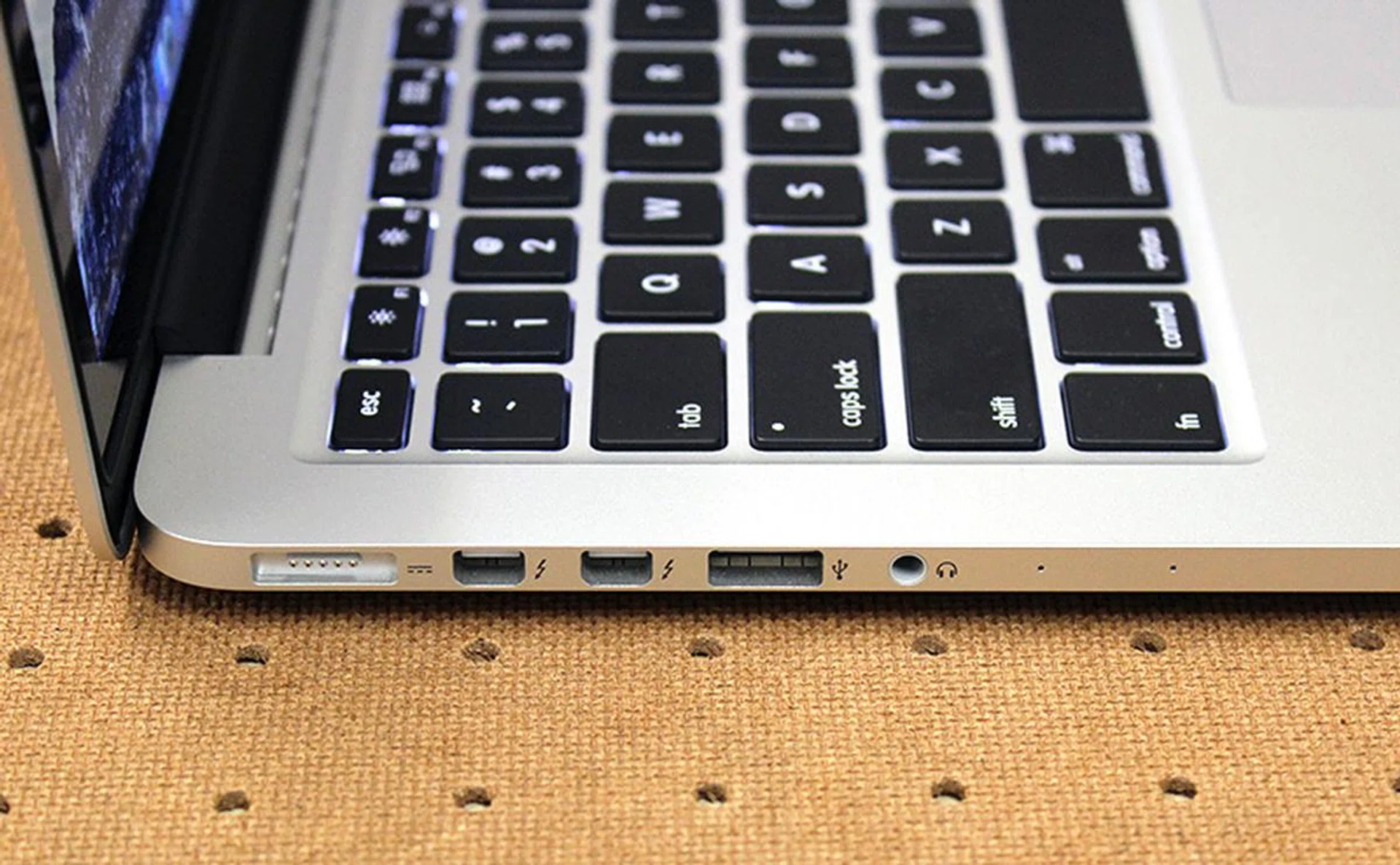 Last year's MacBook Pro had regular USB Type-A ports and speedy Thunderbolt 2 ports. It also has a full-sized HDMI port, an SD card reader, and a 3.5mm audio jack that doubles as an optical line-out.