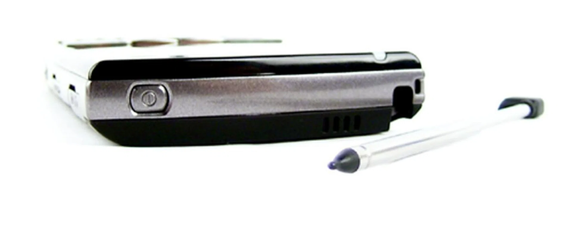 And at the top, we have the power button. The telescopic stylus is fitted snugly into the stylus slot located on the rear right.
