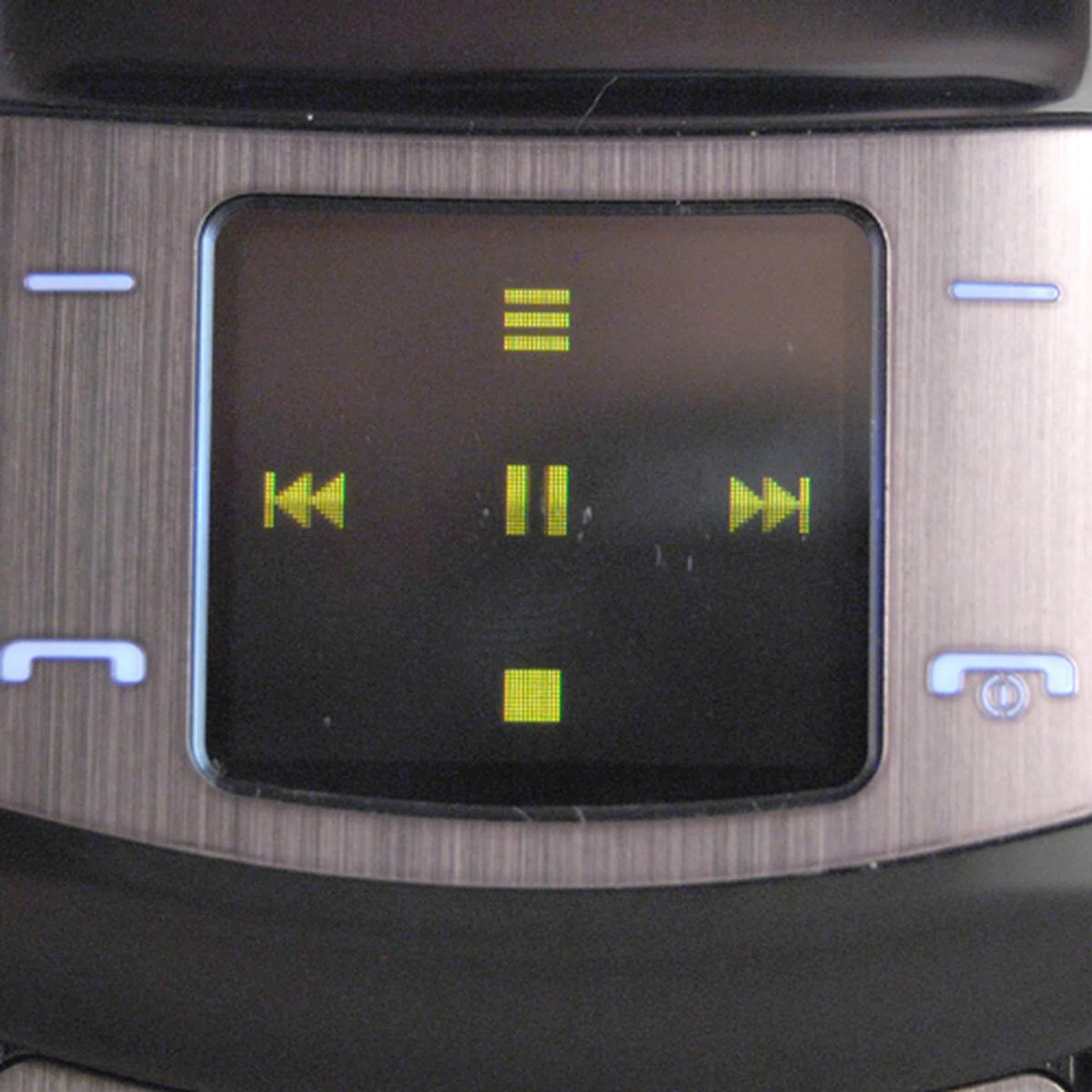 Activating the Music Player changes the DaCP interface to its music mode navigation, with the Forward and Back button at both sides, Playlist at the top and finally the Play and Stop button right underneath.
