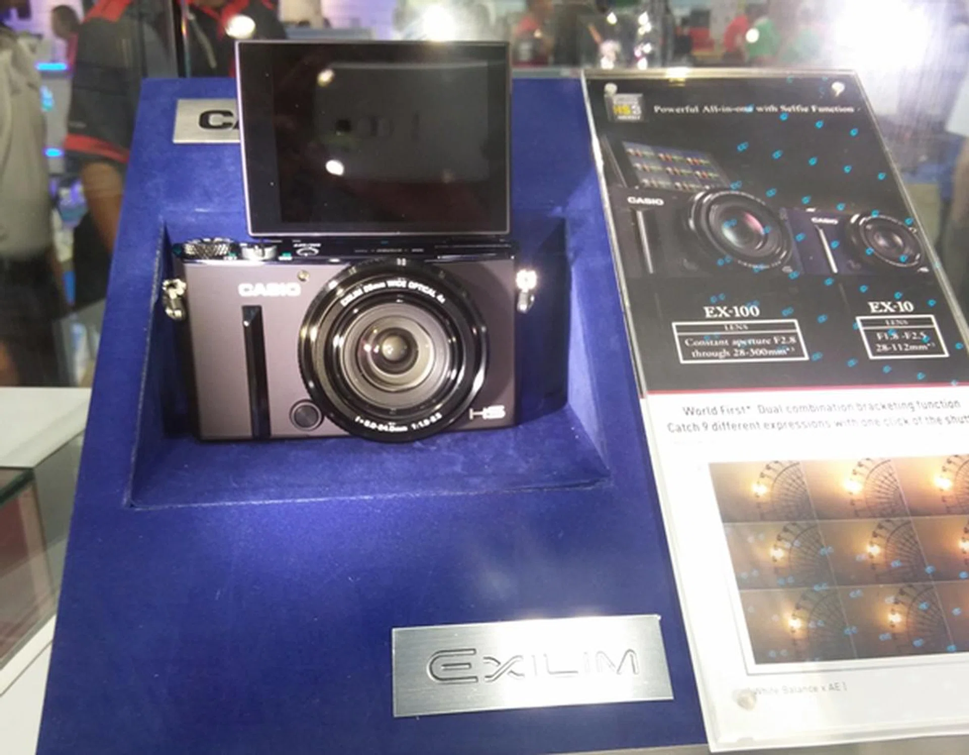 Casio's latest premium compact, the Exilim EX-100 has a 10.7x optical zoom lens with a constant aperture of F2.8, all in a diecast magnesium body. It's going for $1,299 and comes with $100 Harvey Norman vouchers.
