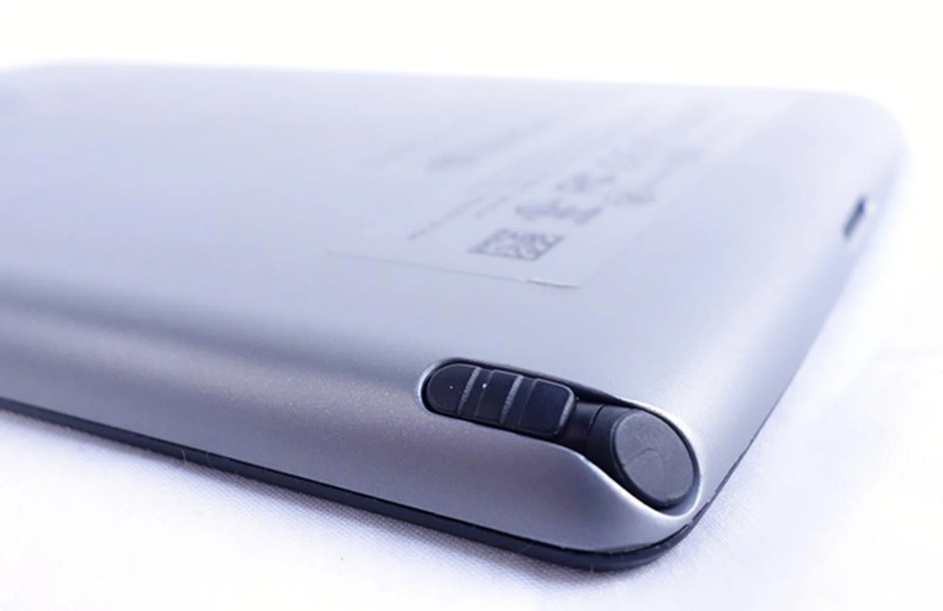 Besides NVIDIA's Tegra Note 7 reference tablet, the HP Slate 7 Extreme is the only other 7-inch tablet to come with a stylus.