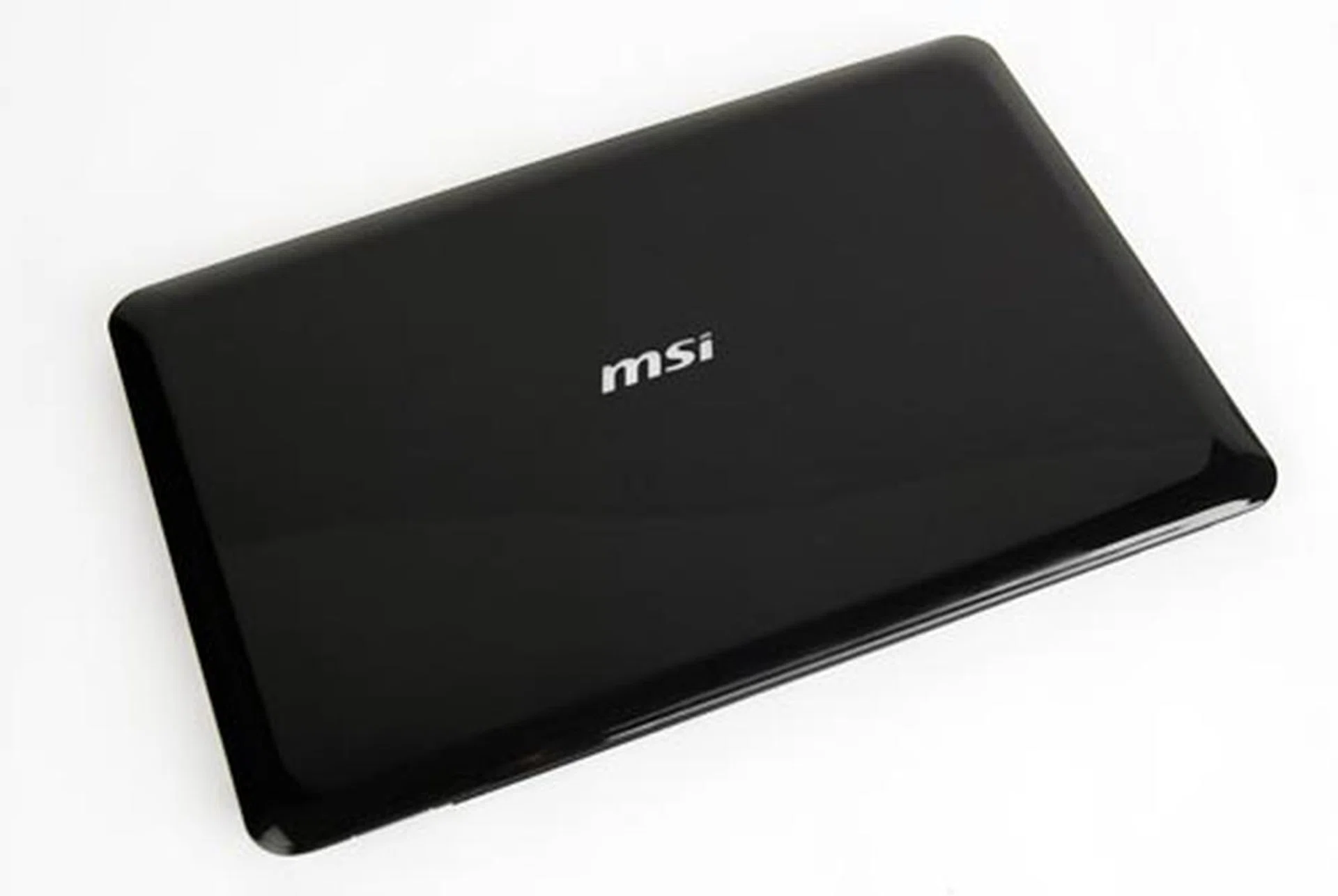 If the color black is slimming, then the MSI X-Slim X340 is thin enough that you'd think it floats on air.