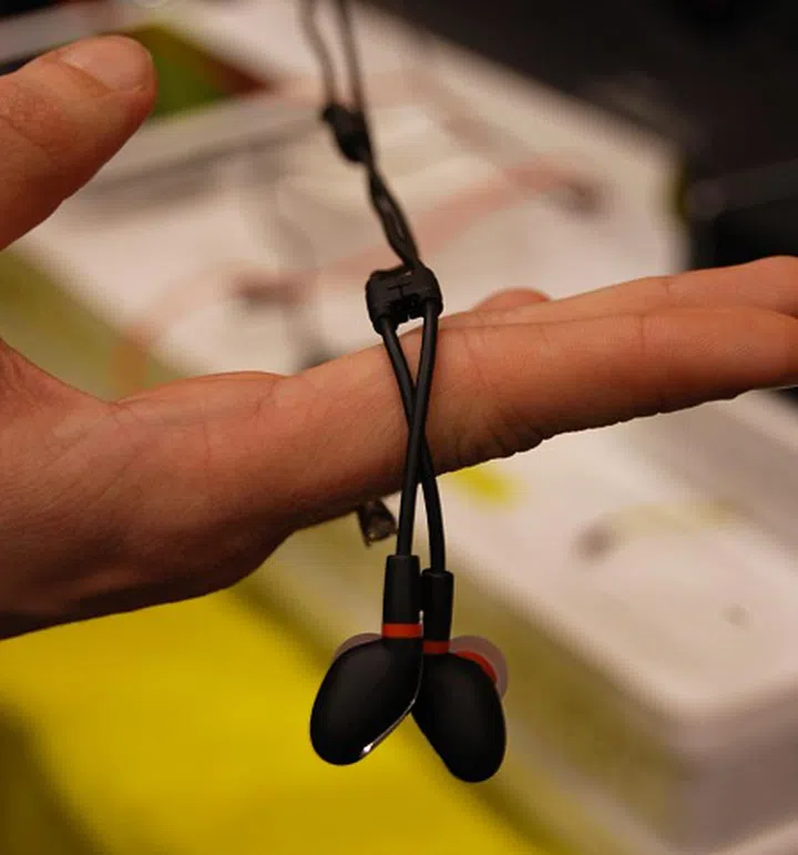 The small but tough Jabra Vox is built from premium materials, comes with tangle-free, reinforced cables and is thoroughly tested for ultimate durability and performance. In fact when we briefly tried it, it's very difficult to get the earphones tangled for two reasons - the main audio cable has a square cross-section instead of the usual cylindrical one and closer to the earphones, there's a clever magnetic clip that ensures both ear pieces are held together. These earphones score heavily for practicality and usability.