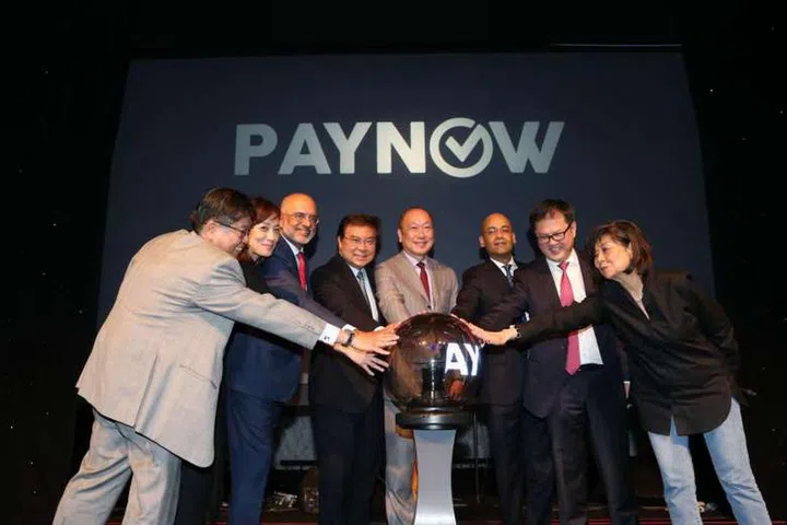Customers of seven participating banks can use PayNow from July 10. (Photo: Lianhe Zaobao.)