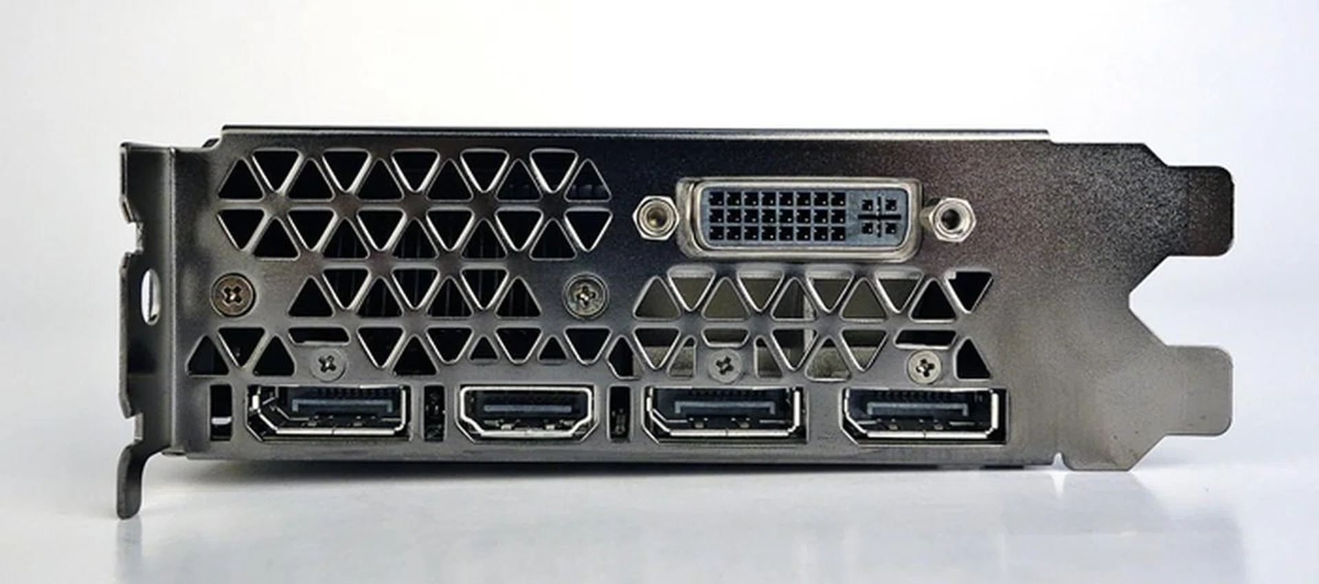 The card has three DisplayPort ports, a HDMI 2.0 port and a dual-link DVI-I port.
