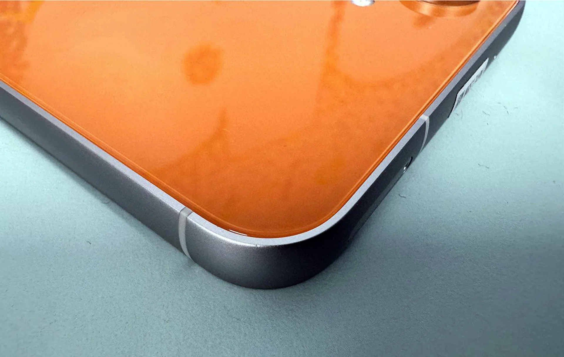 Samsung Galaxy S23 FE, also the rear.