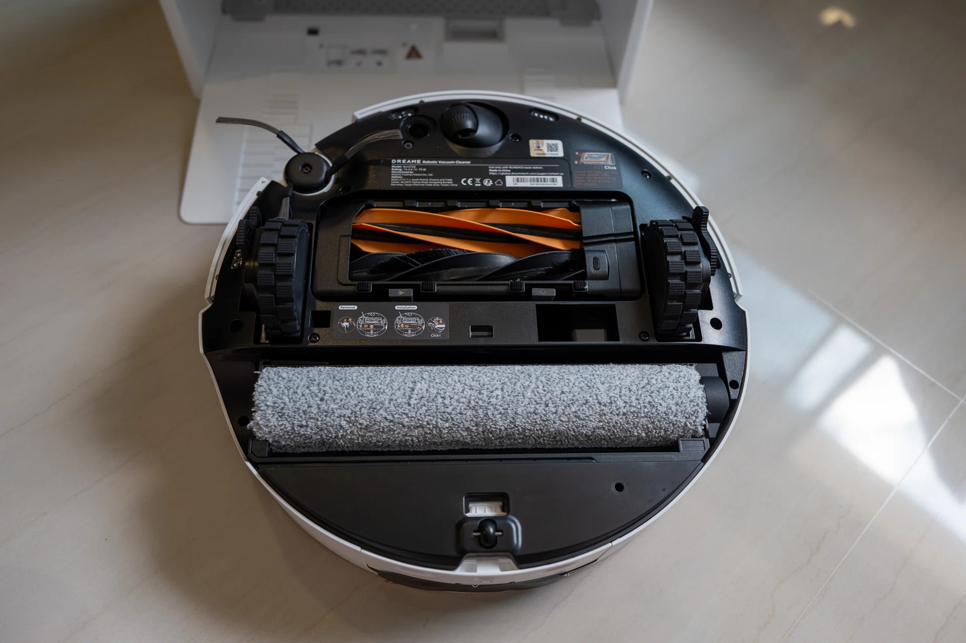 Aqua 10 Roller AE robot vacuum