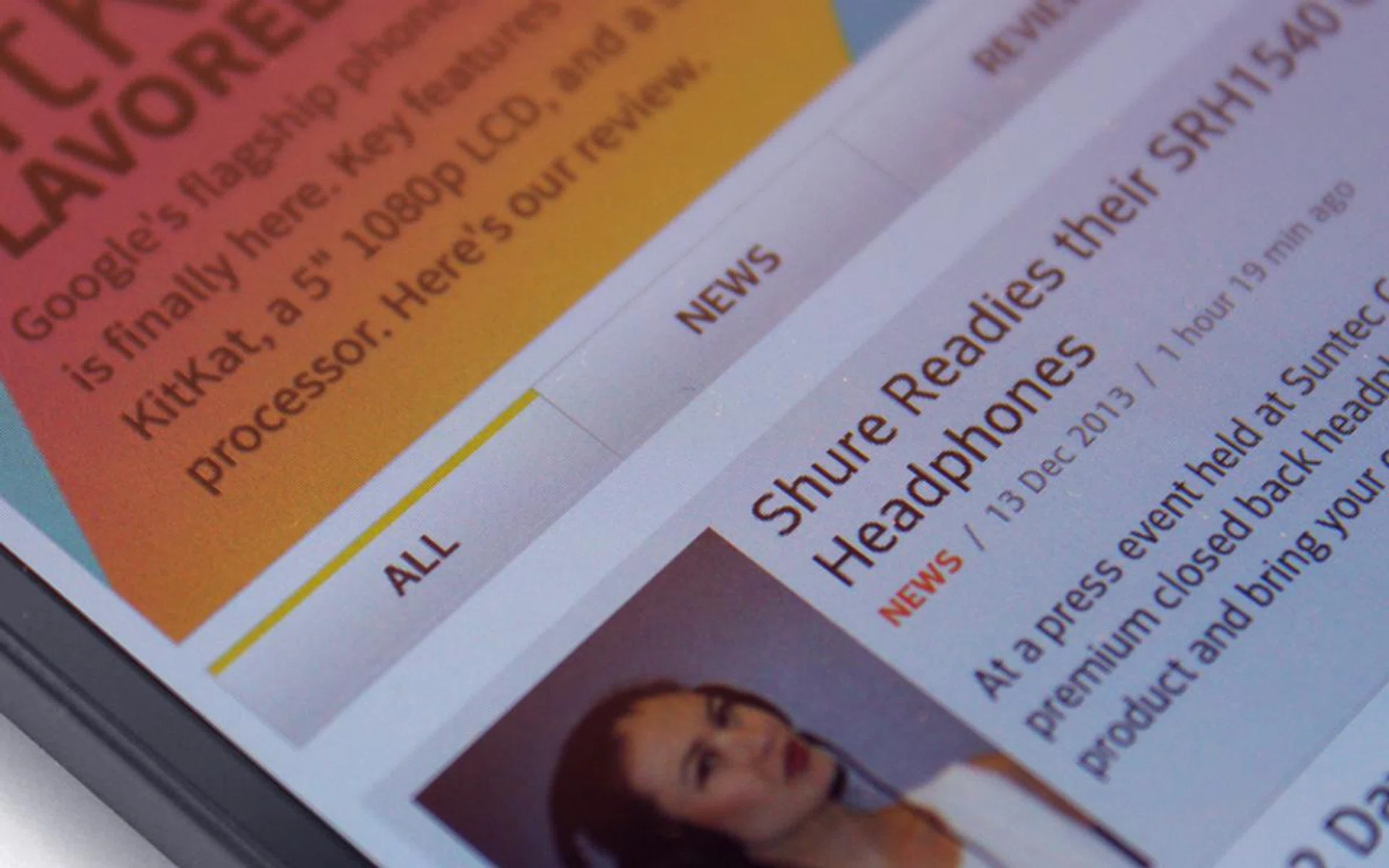 Pixels are easy to see the on the G Flex's 6-inch 720p display - look at the 'S' of Shure. If you look at the 'ALL' and 'NEWS' boxes, you can also see how grainy the G Flex's display looks.