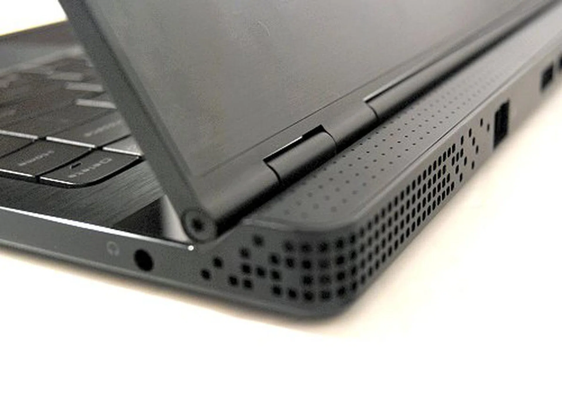 Here's a look at the very pretty vents located on the back. The speakers are also located at the rear but more towards the middle near the ports.