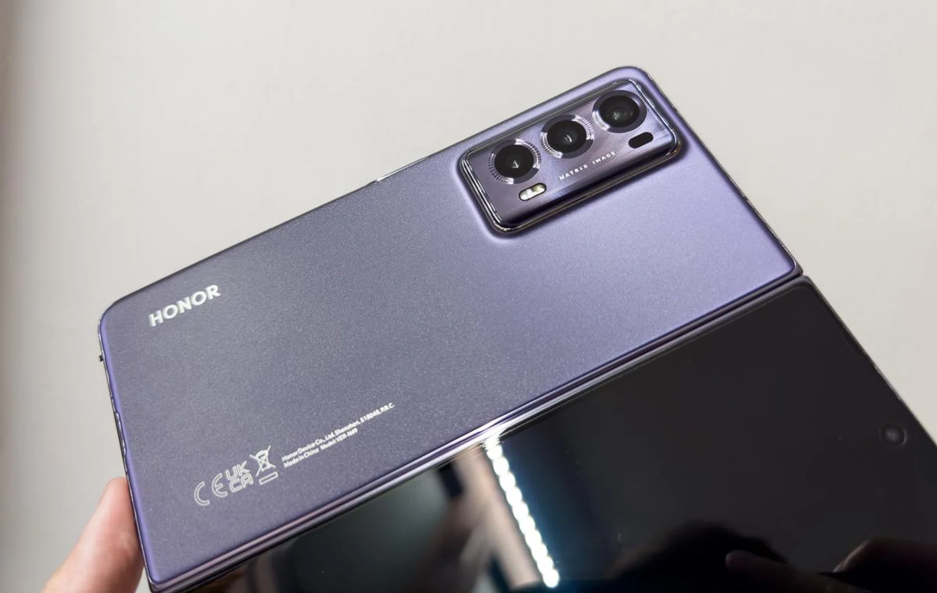 Honor Magic V2.