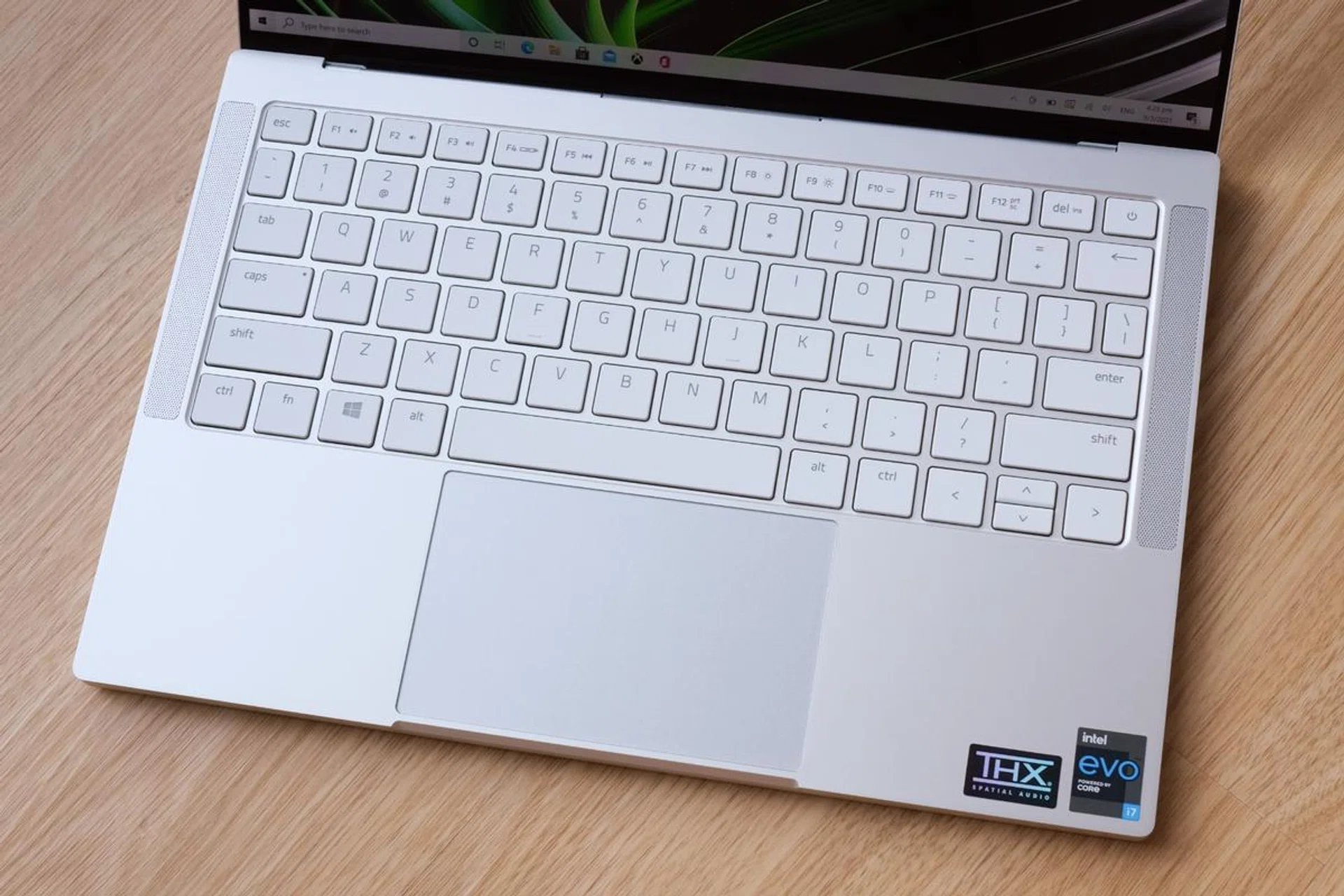 The keyboard feels snappy and supports Razer Chroma RGB lighting.
